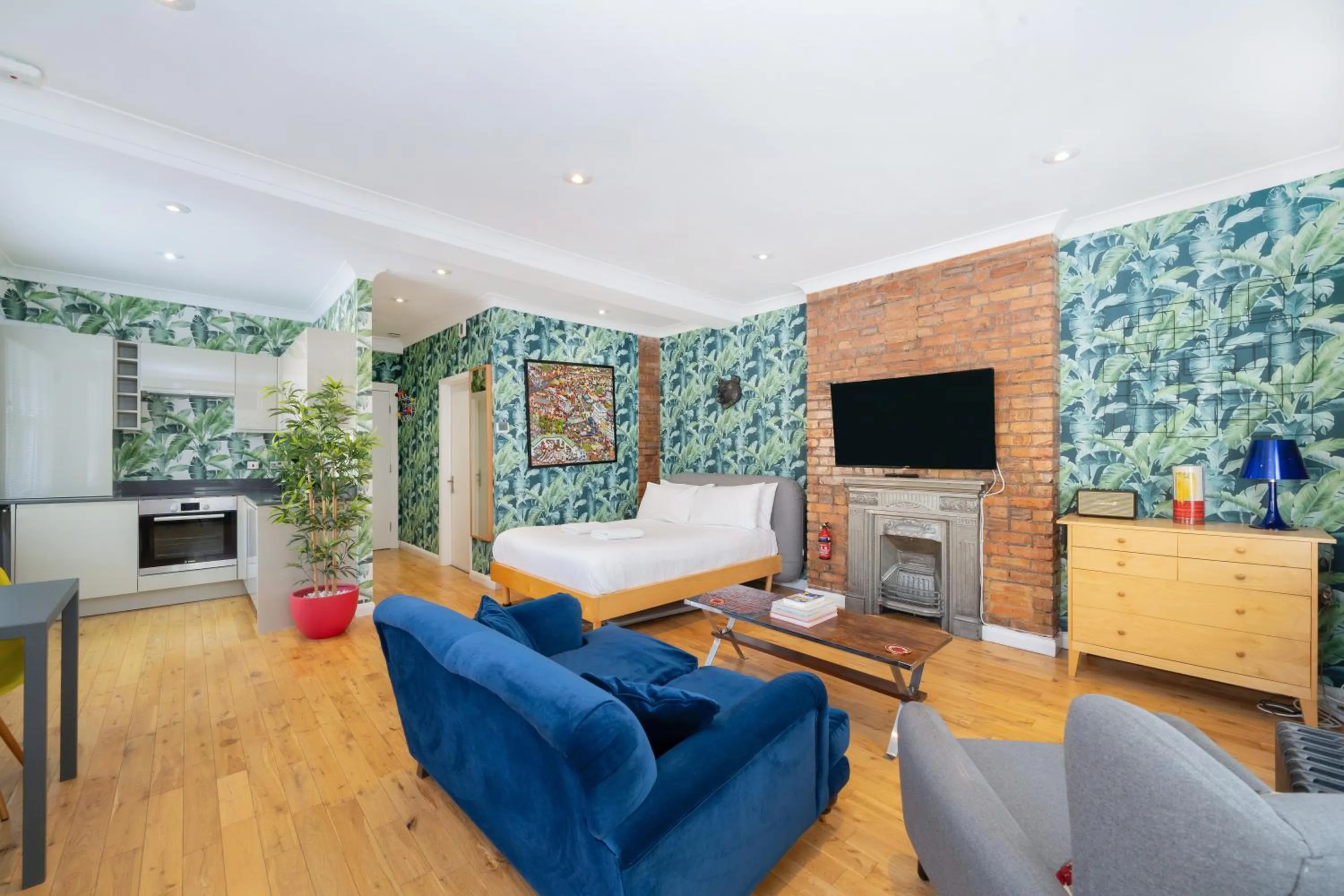 Photo of the whole room in Crashpads Shoreditch Brick Lane Mini Lofts