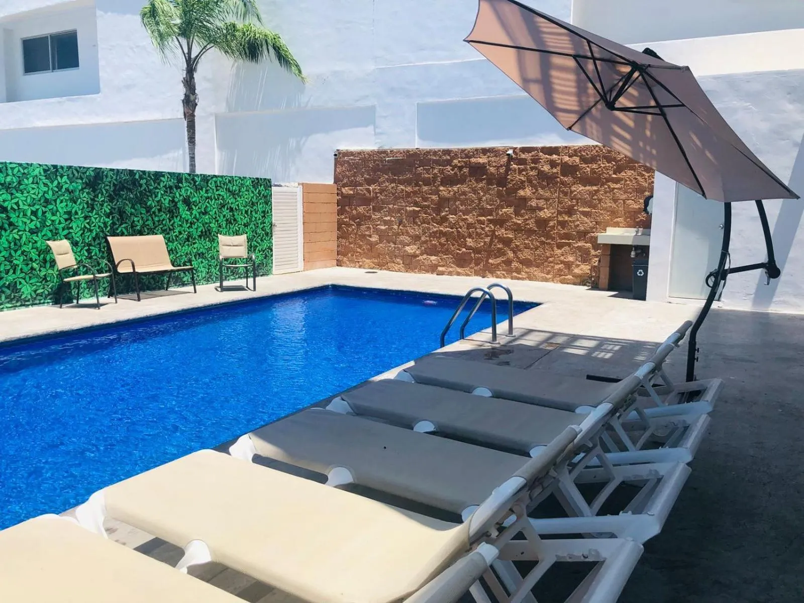 Swimming pool in Sleep Inn Mazatlan