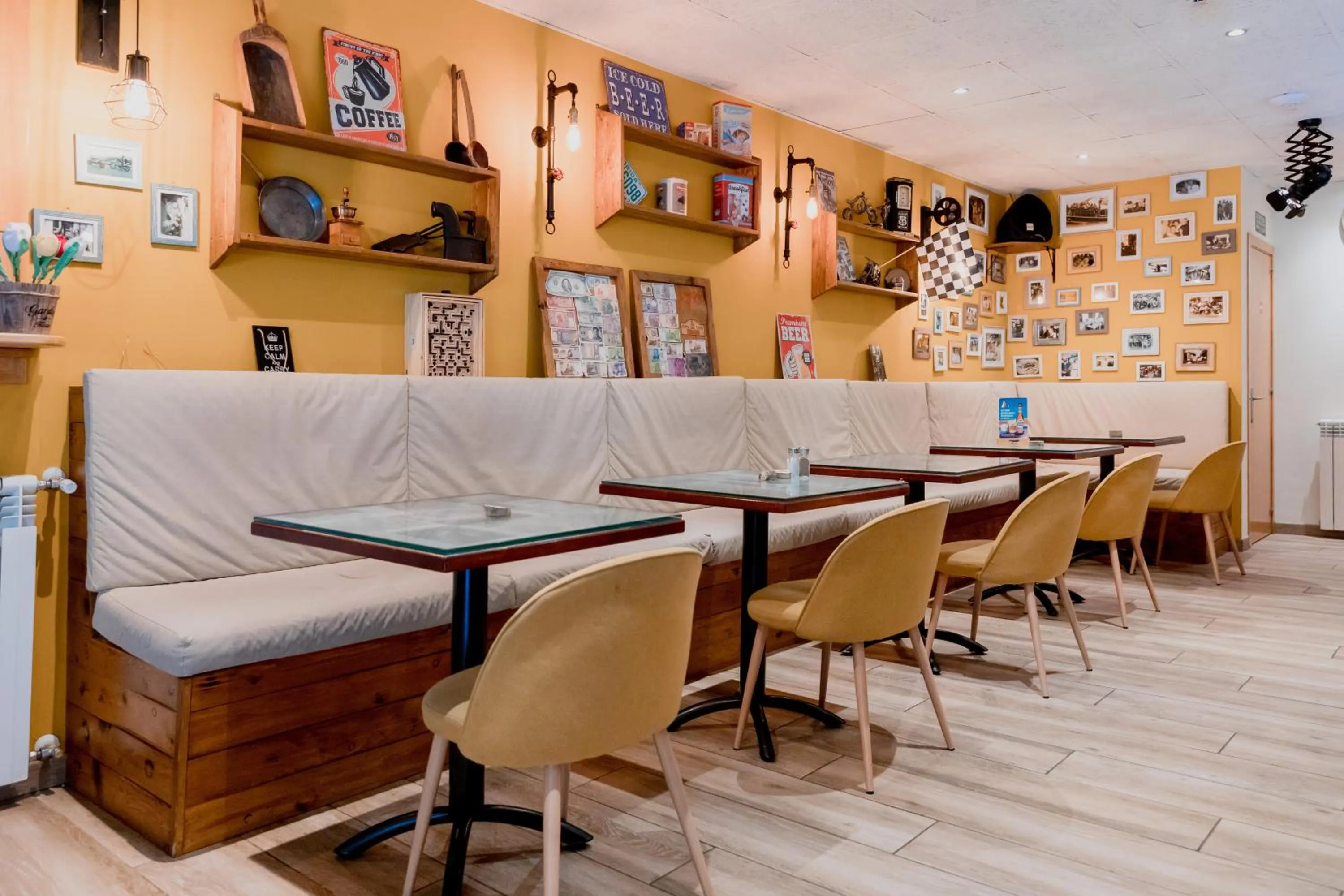 Lounge or bar in Pierre & Vacances Aparthotel La Tulipa