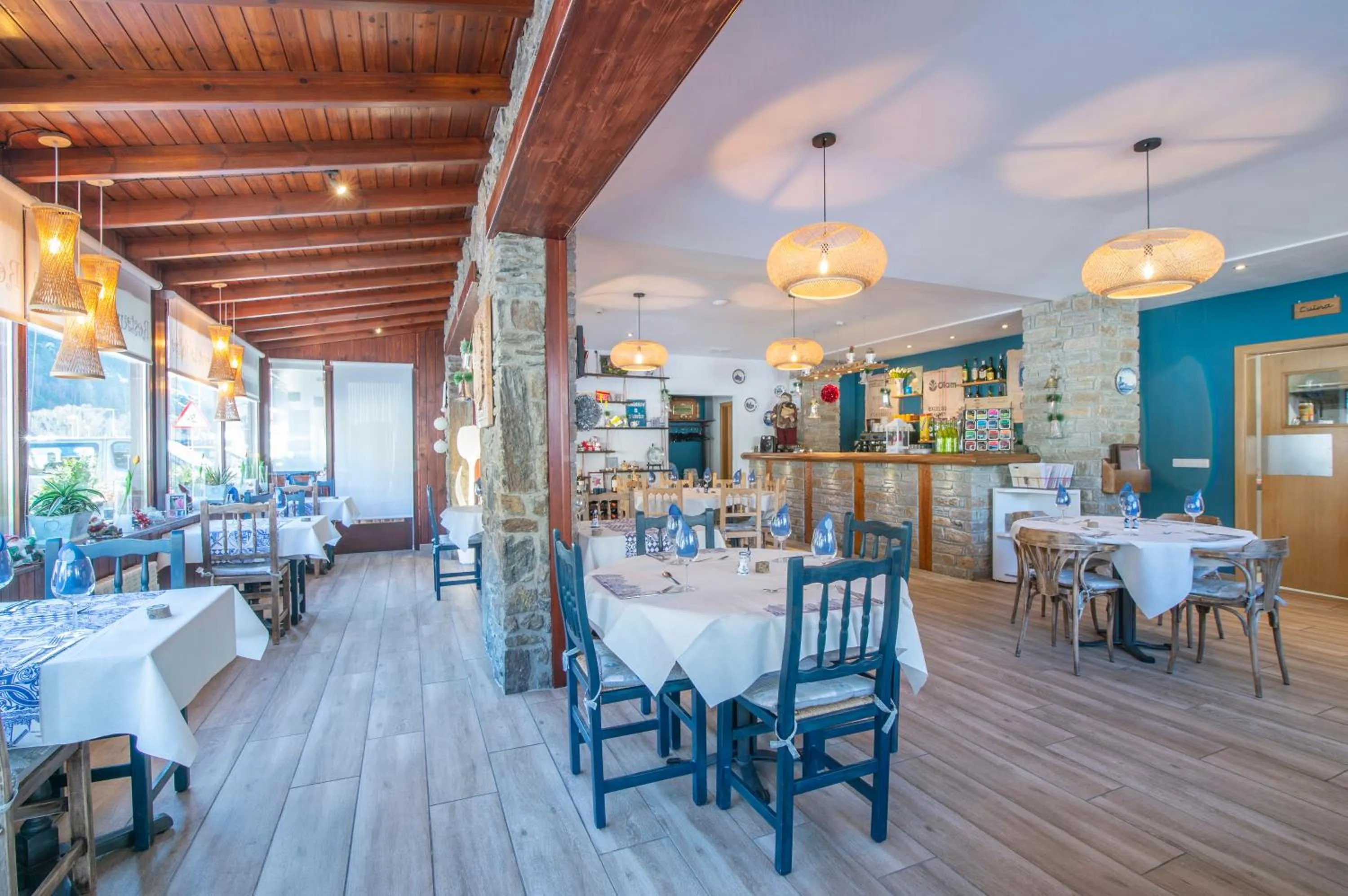 Restaurant/places to eat in Pierre & Vacances Aparthotel La Tulipa