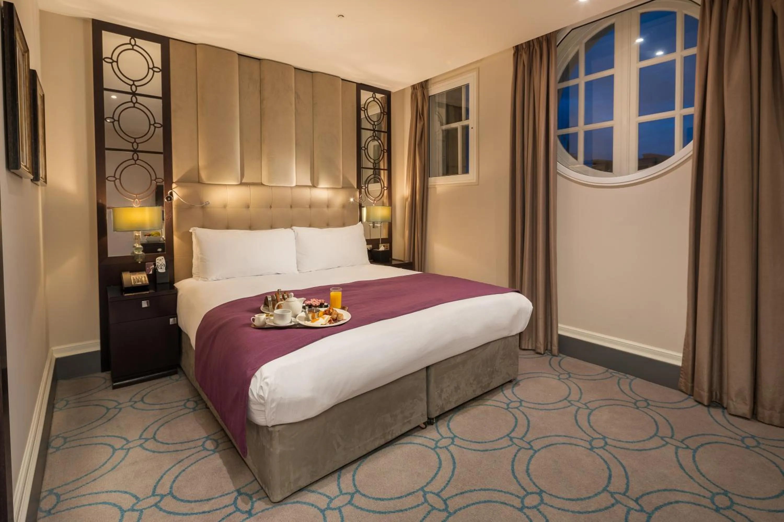 Bedroom, Bed in Courthouse Hotel Shoreditch