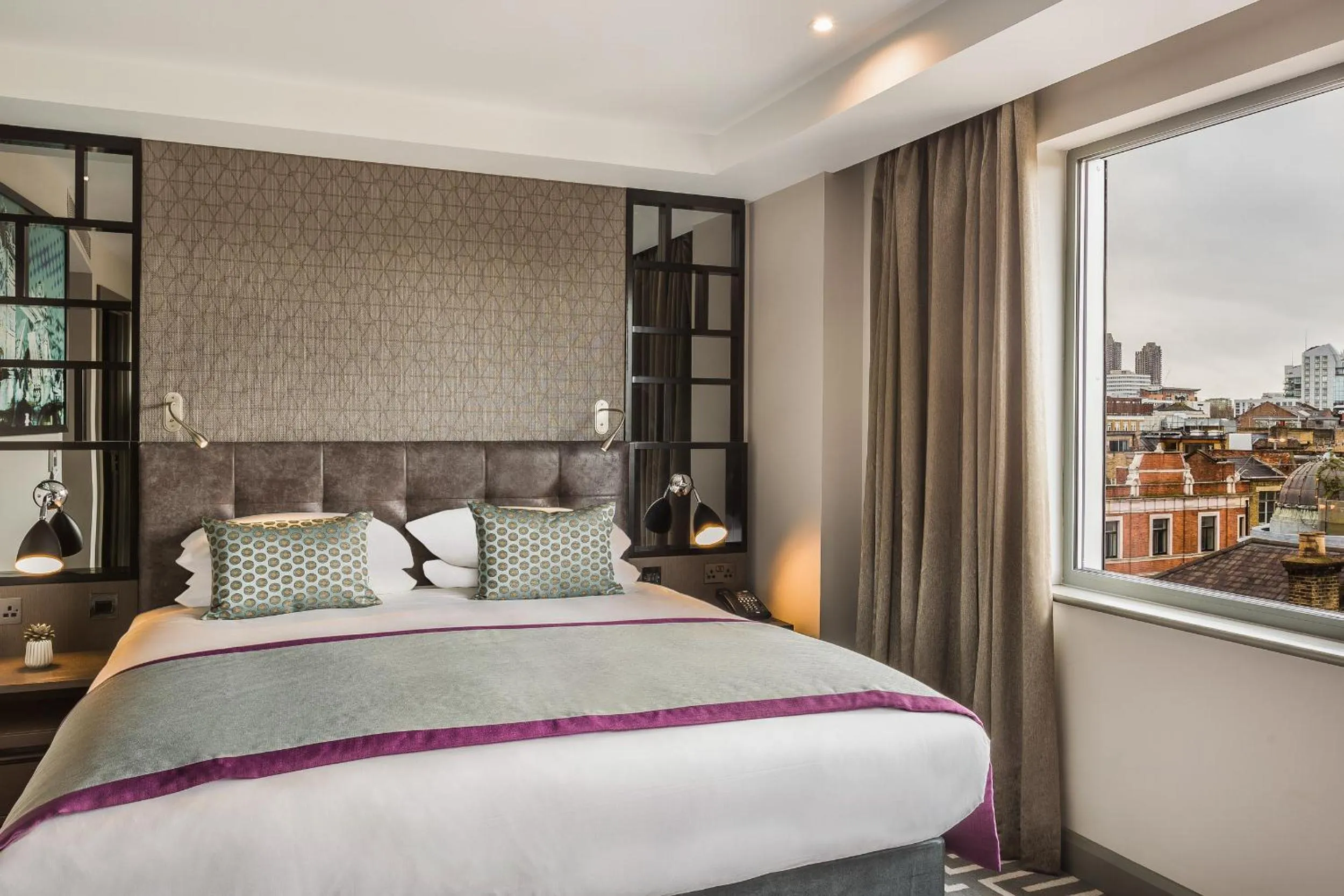 Bedroom, Bed in Courthouse Hotel Shoreditch