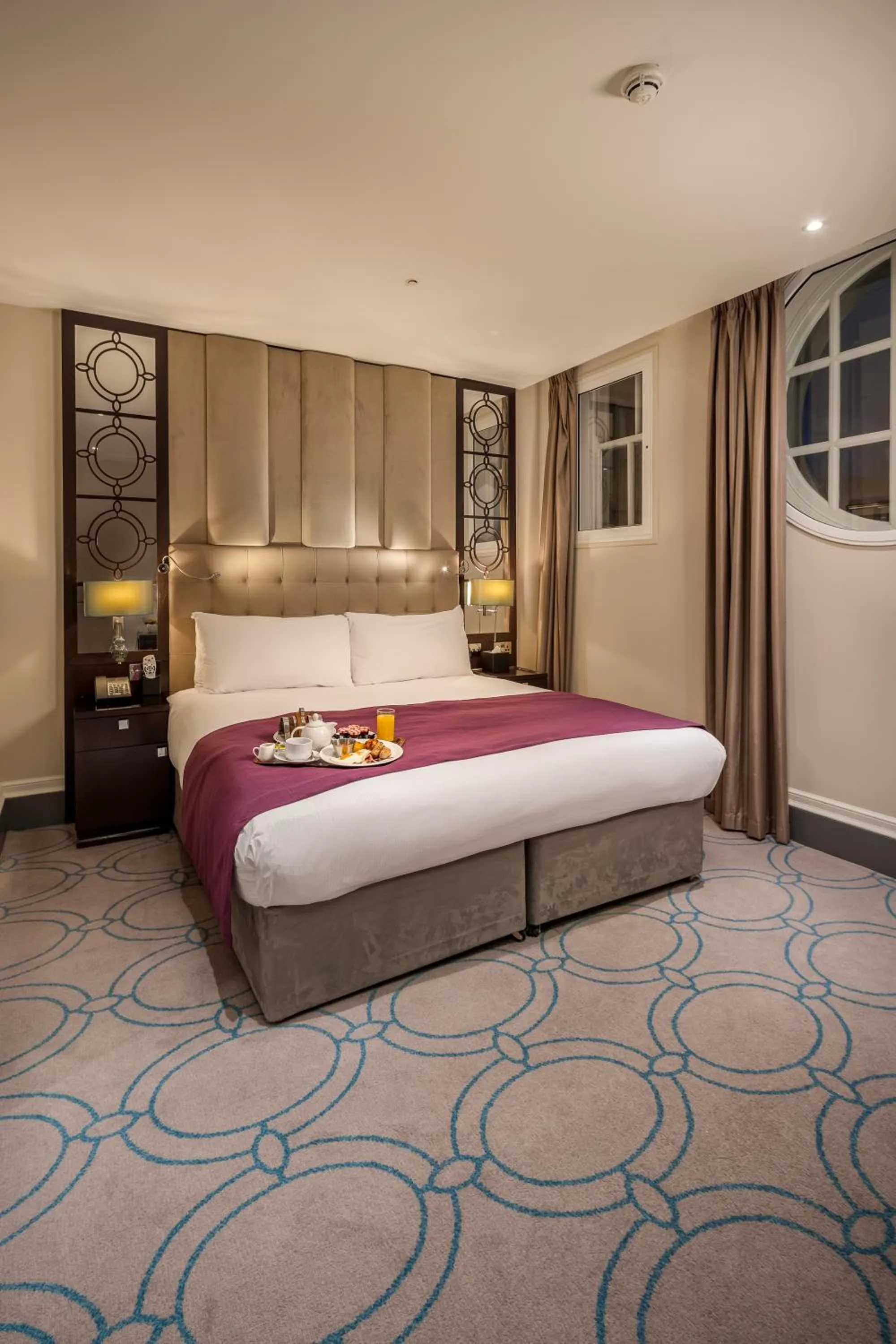 Bedroom, Bed in Courthouse Hotel Shoreditch