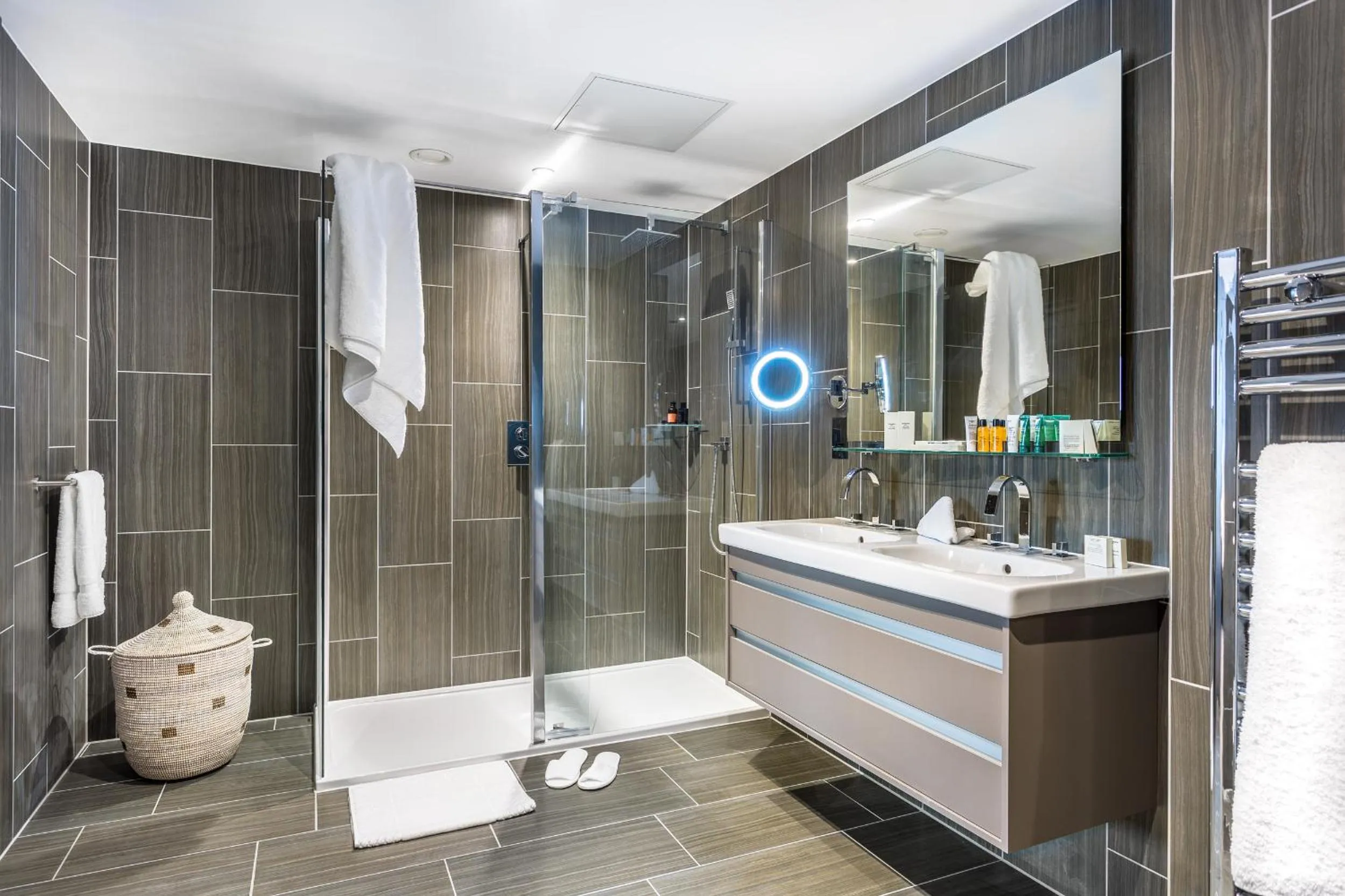 Bathroom in Courthouse Hotel Shoreditch