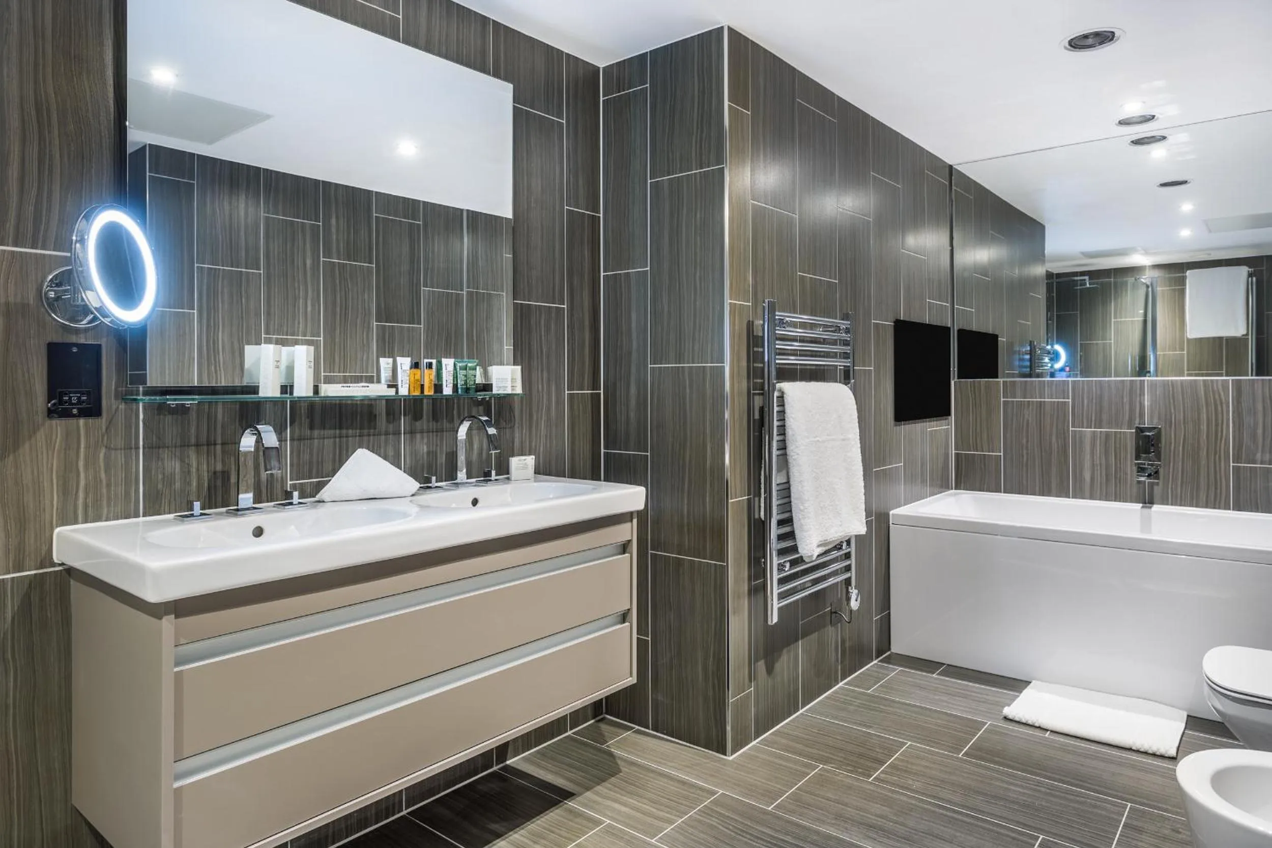 Bathroom in Courthouse Hotel Shoreditch