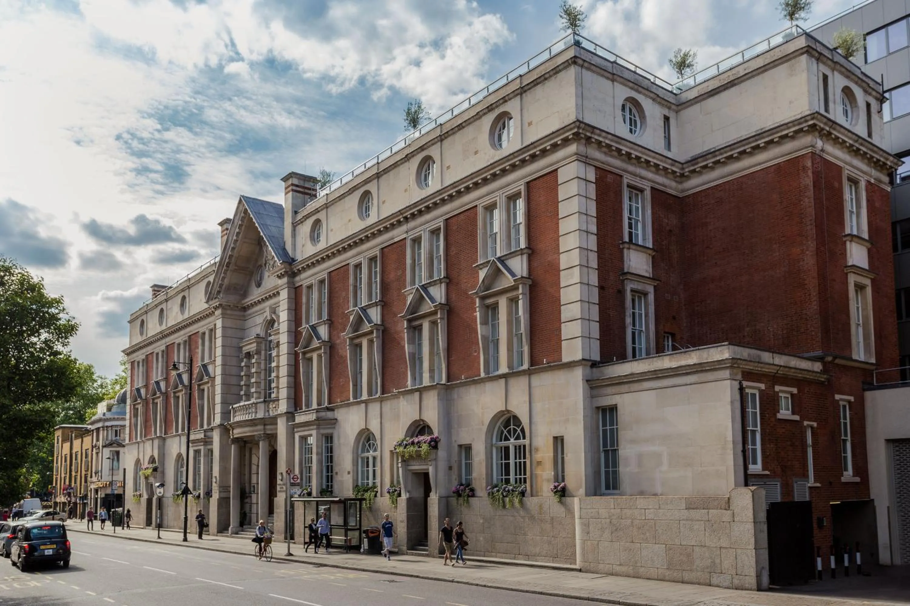 Facade/entrance in Courthouse Hotel Shoreditch