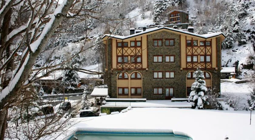 Property building in Hotel Xalet Verdú