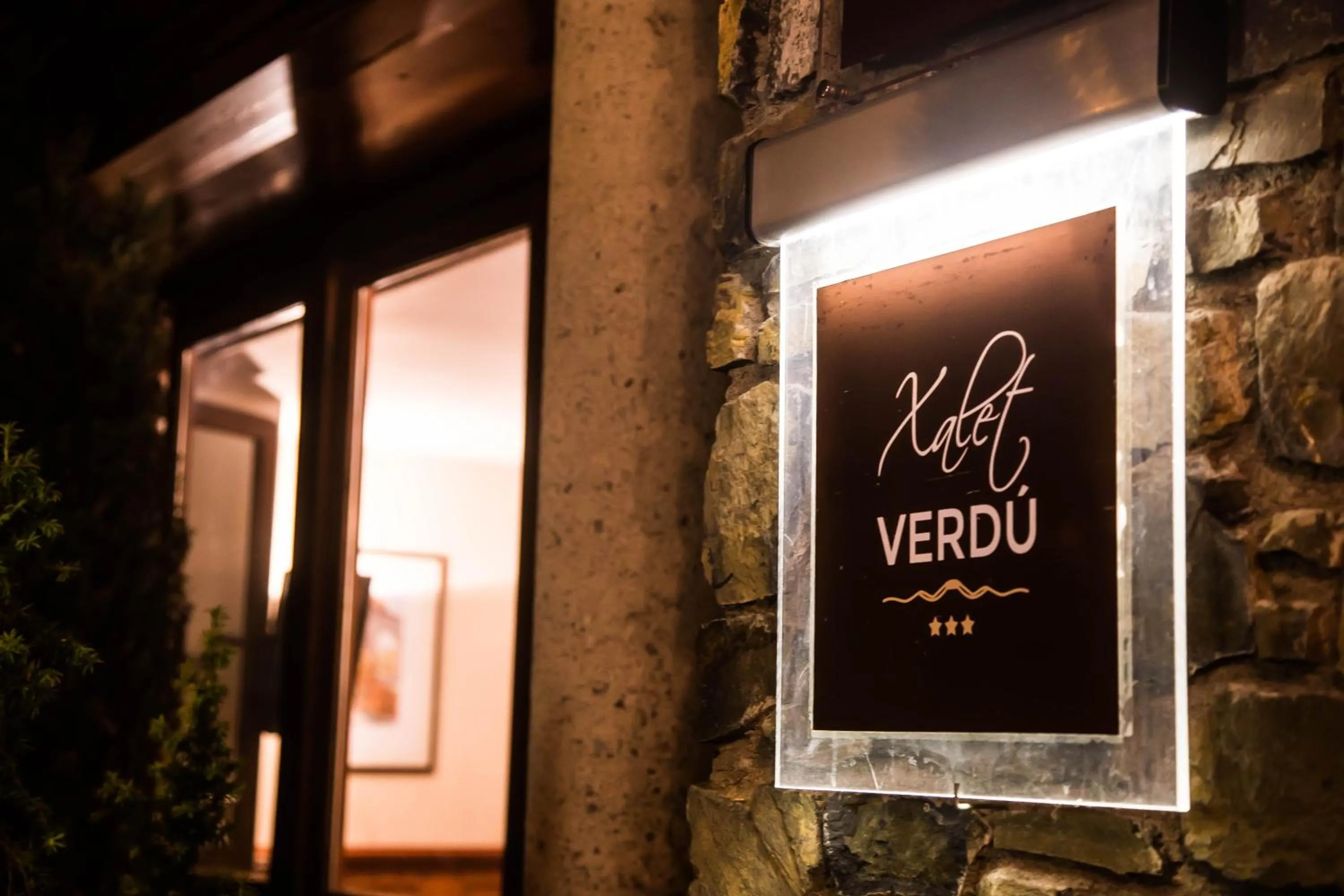 Night in Hotel Xalet Verdú