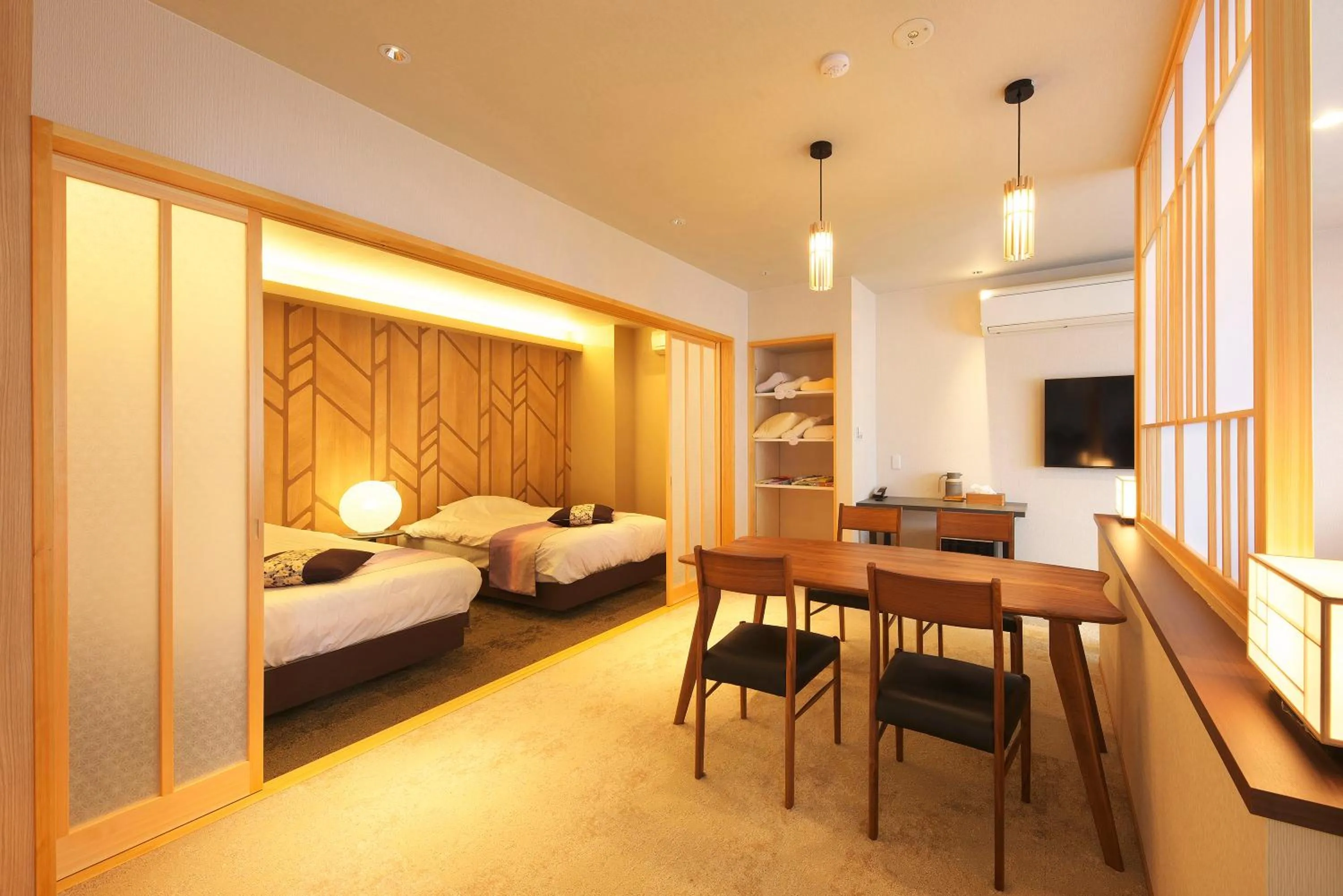 Living room, Bed in Meitei no Yado Hotel Koshien