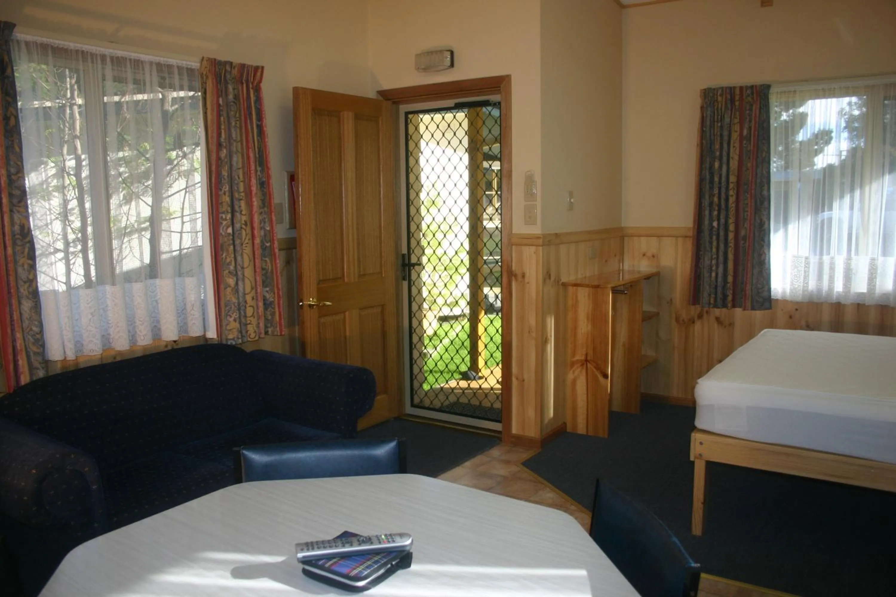 Photo of the whole room, Bed in Millicent Hillview Caravan Park