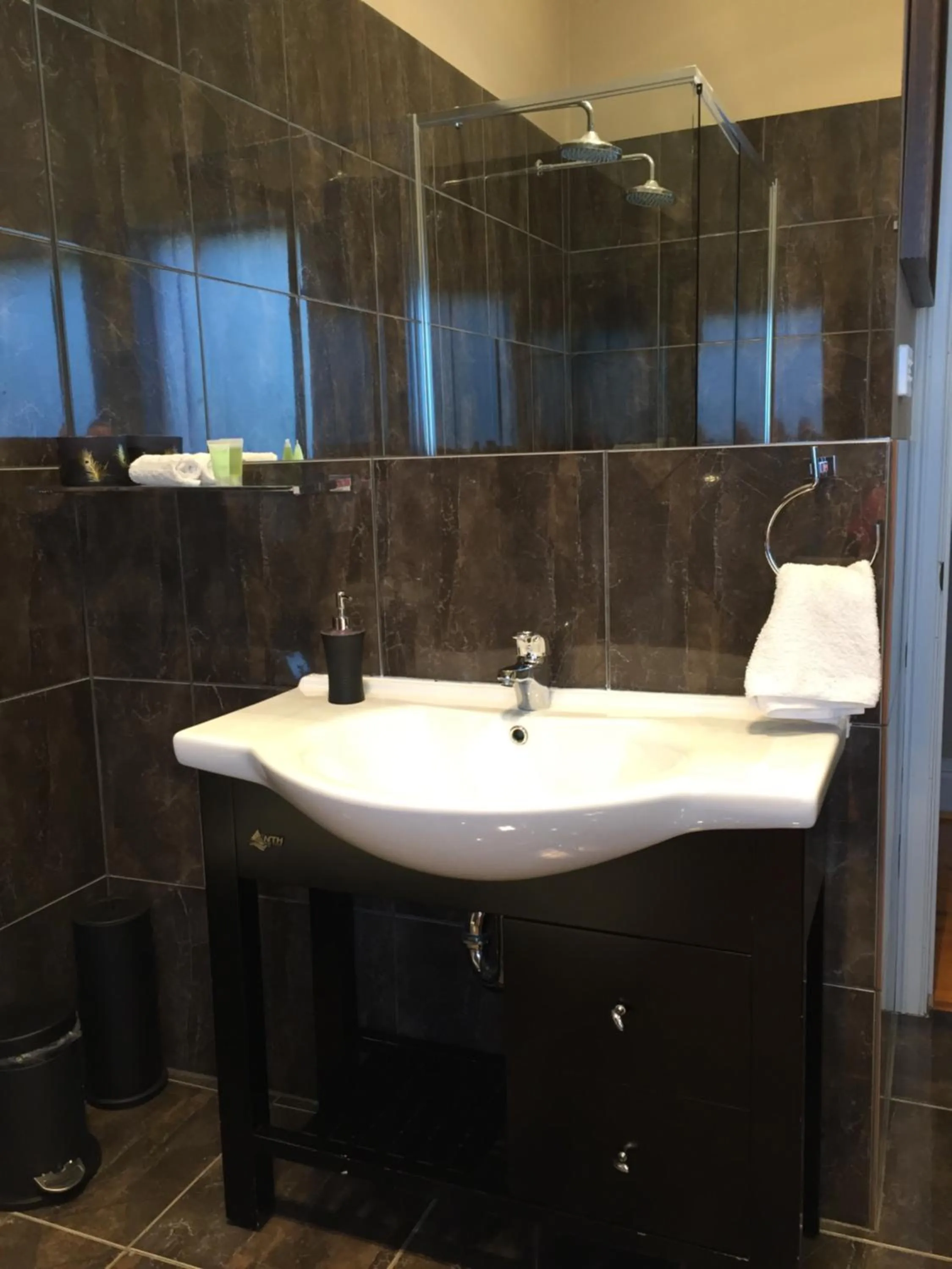 Bathroom in Little River Bed and Breakfast