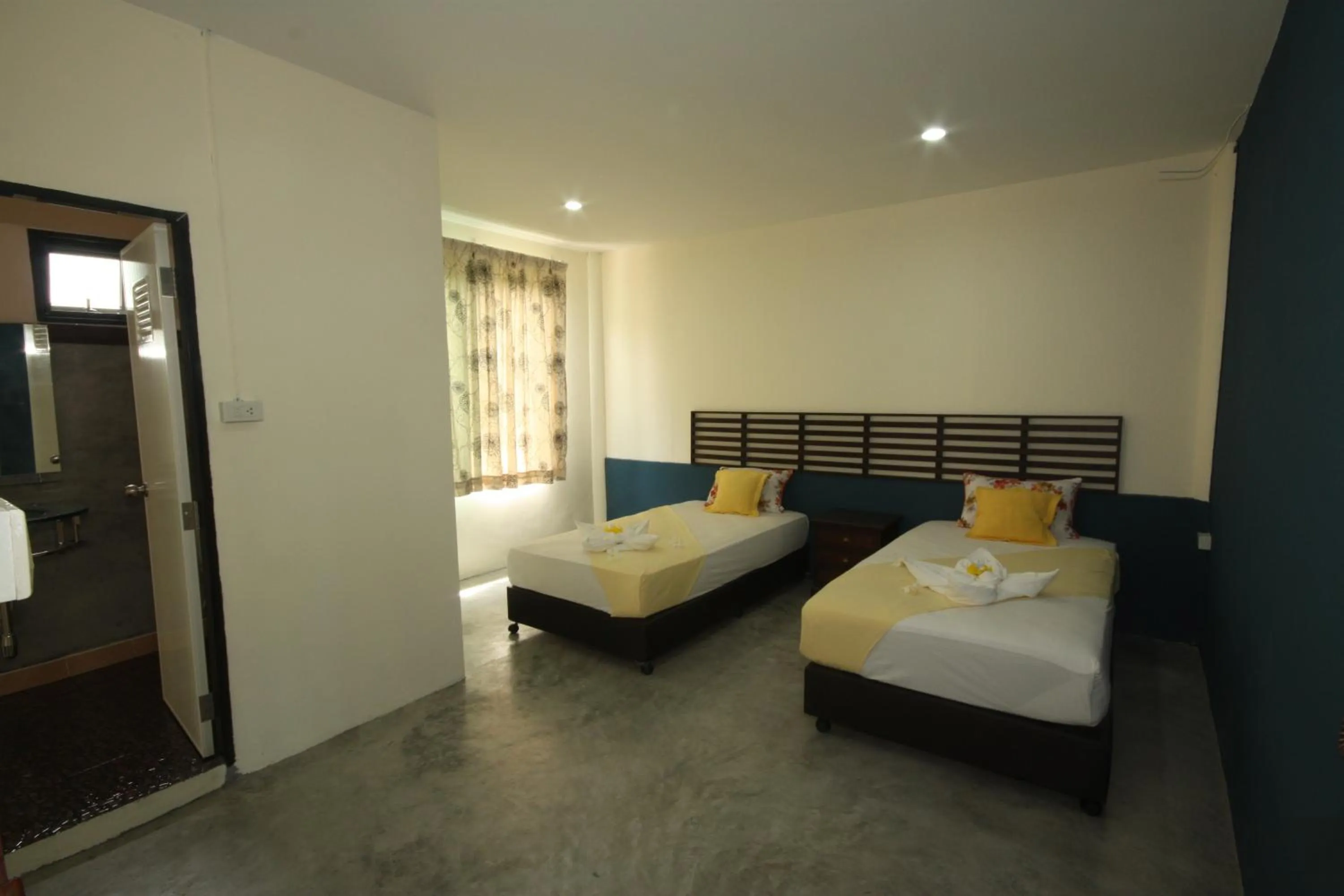 Bed in Lanta Complex