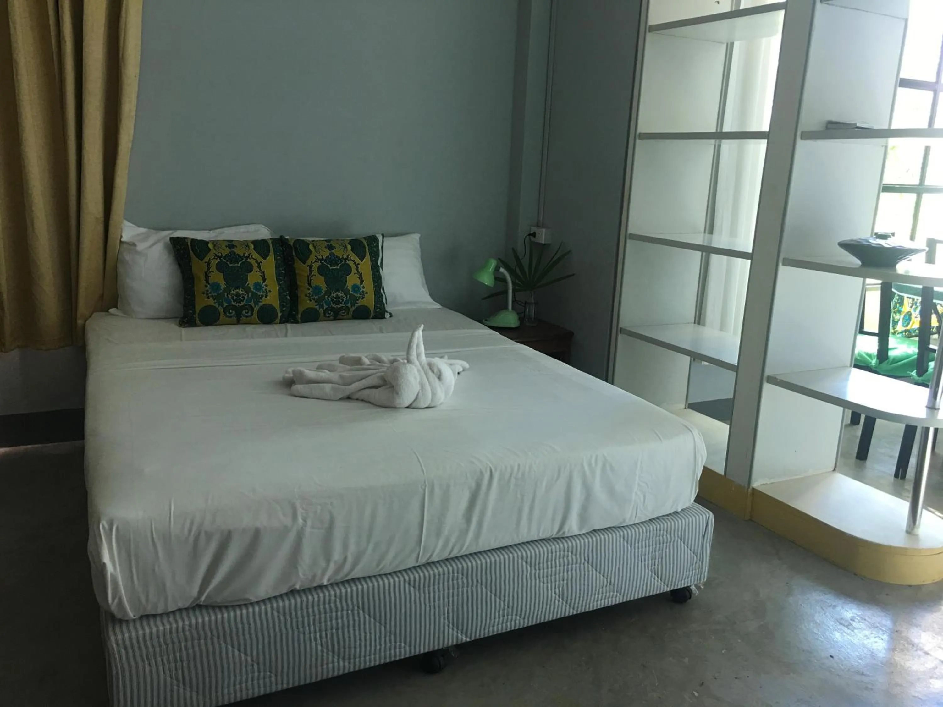 Bed in Lanta Complex
