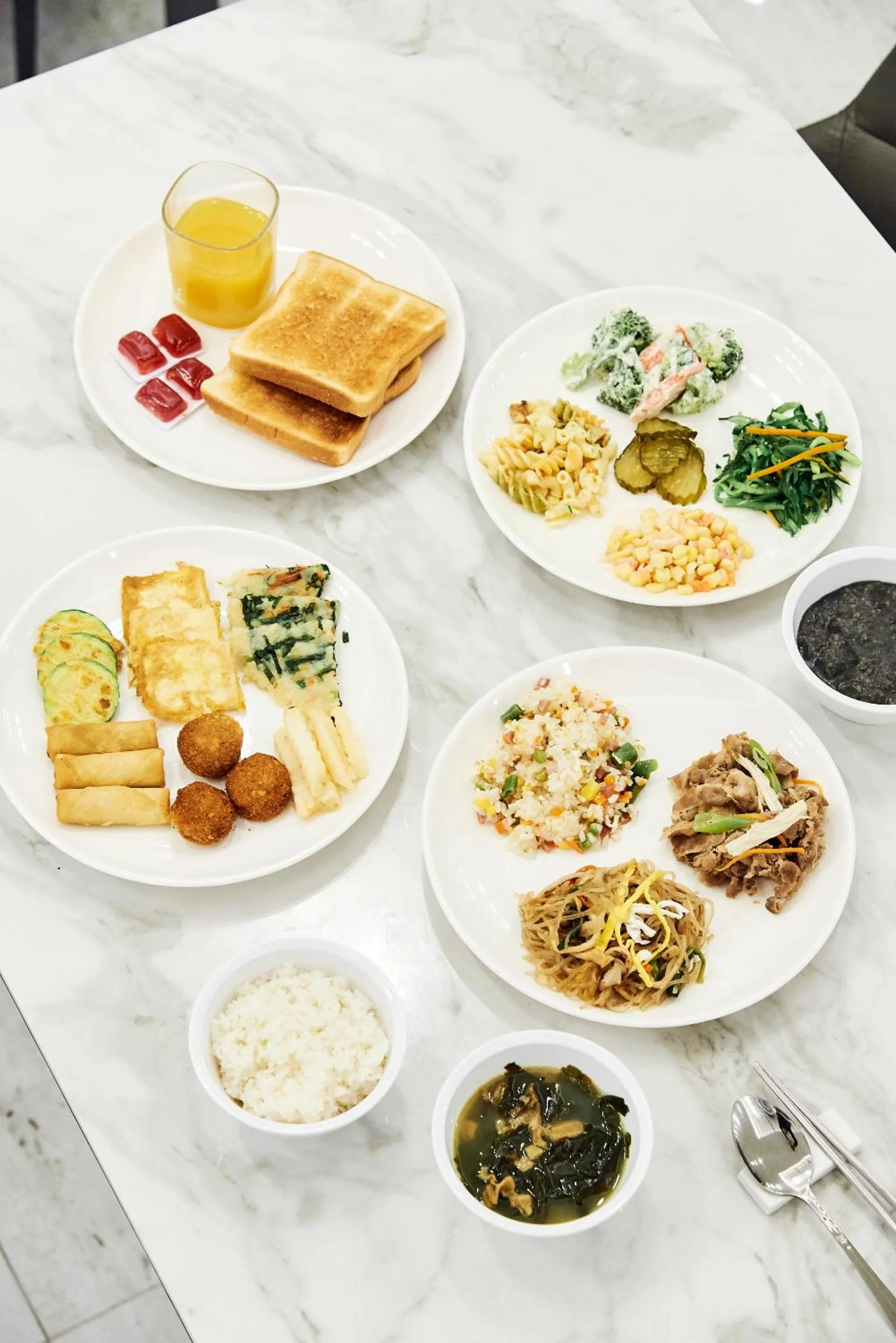 Food and drinks in Seattle B Hotel