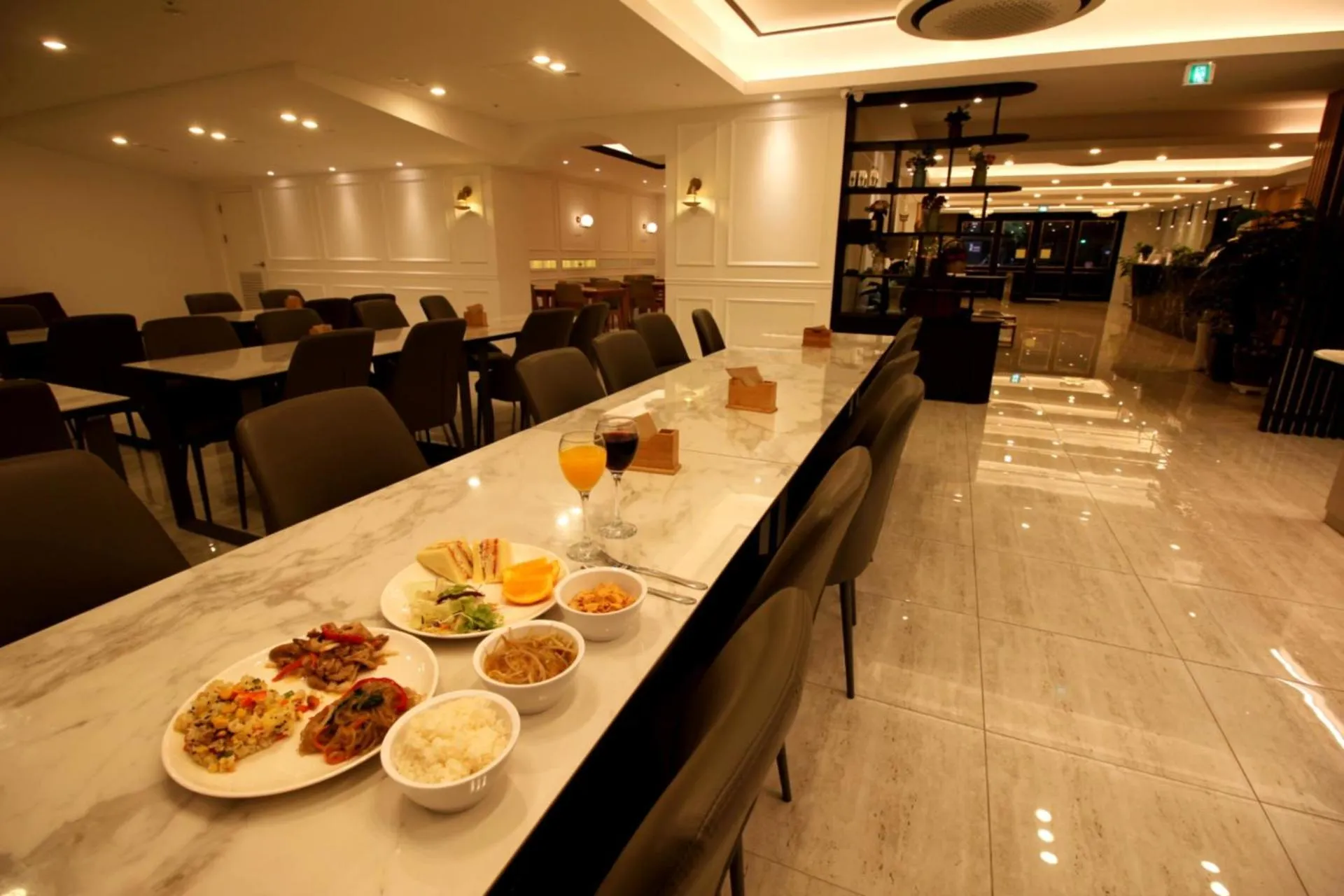 Breakfast in Seattle B Hotel