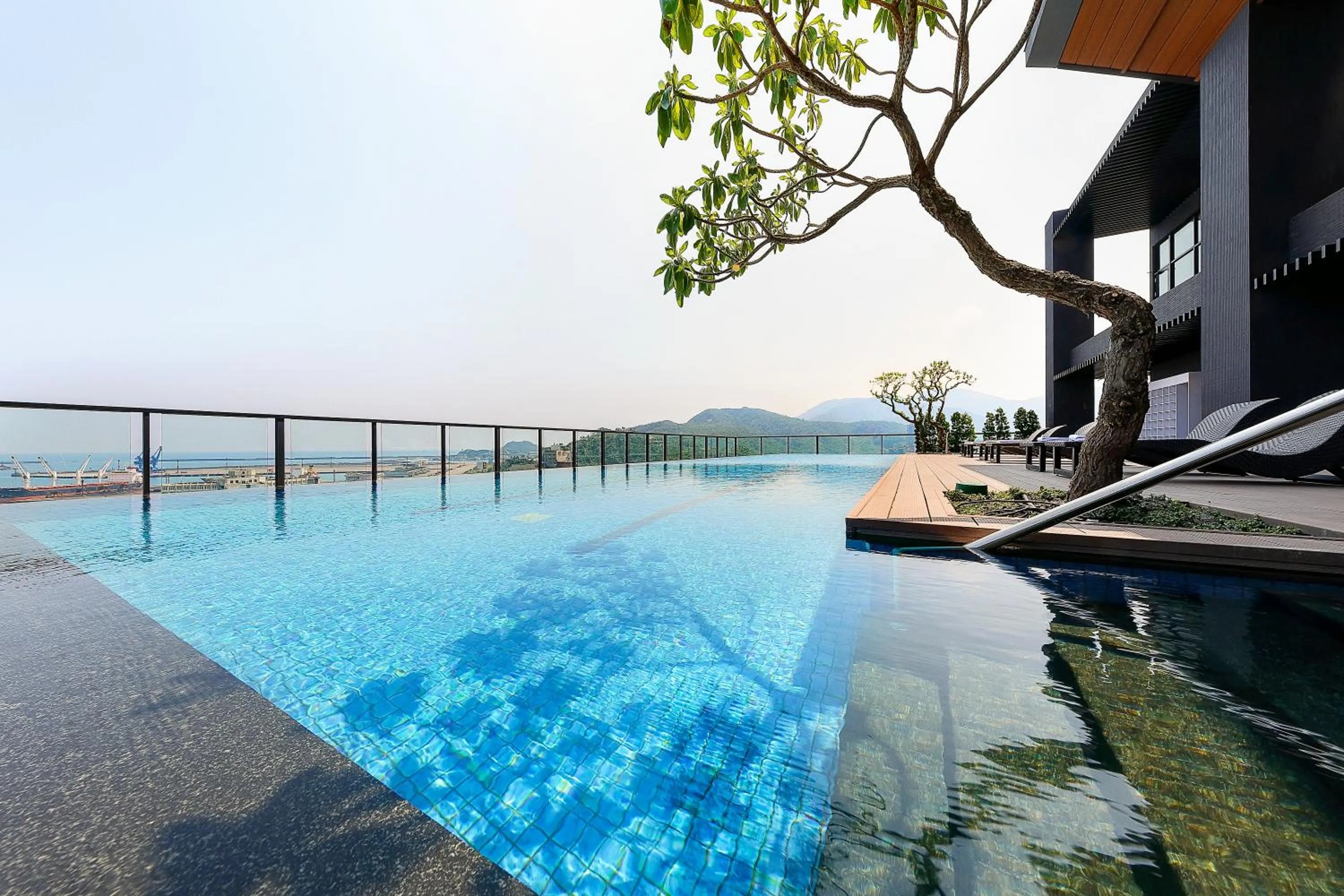 Day in Lakeshore Hotel Suao