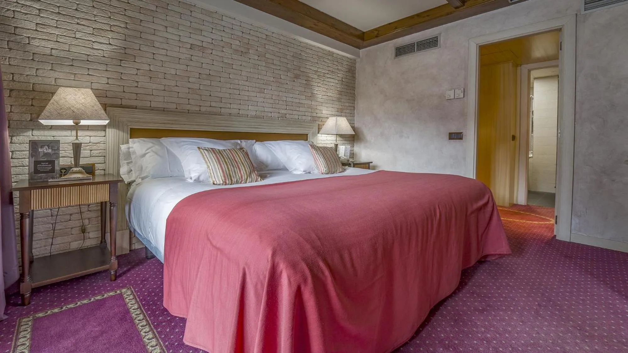 Bedroom, Bed in Roc Blanc Hotel & Spa