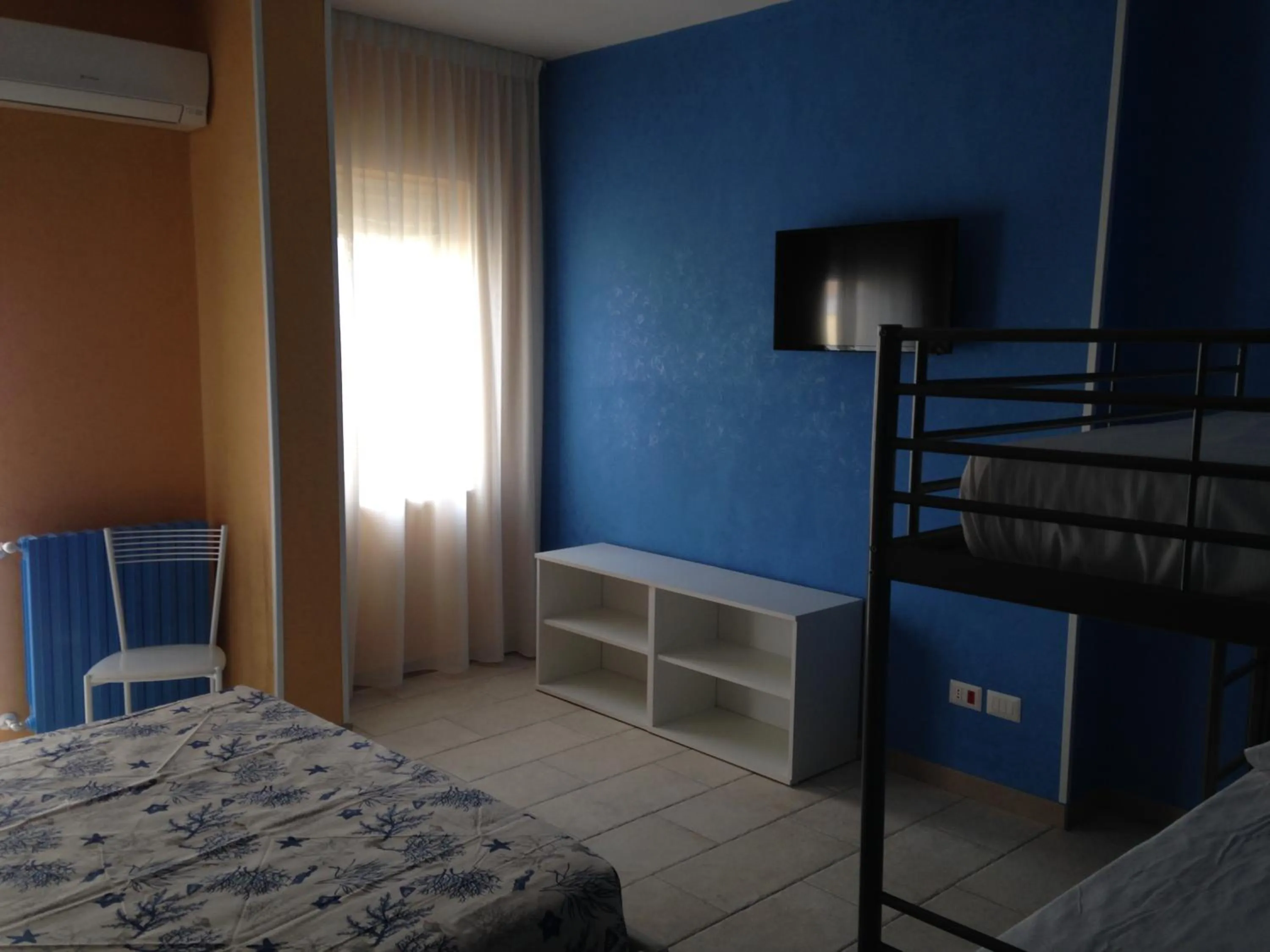 Photo of the whole room in Palace Blu Mare