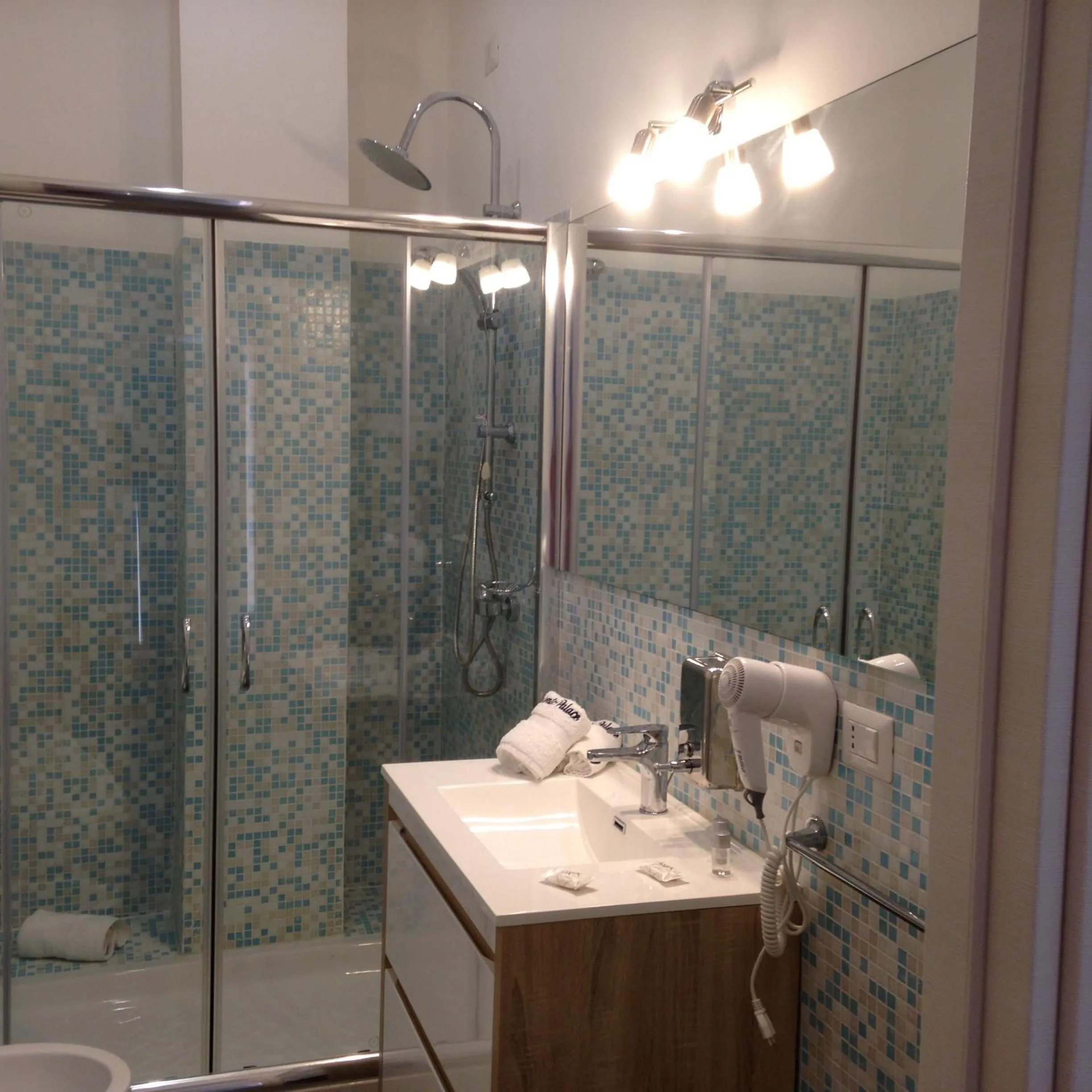Bathroom in Palace Blu Mare