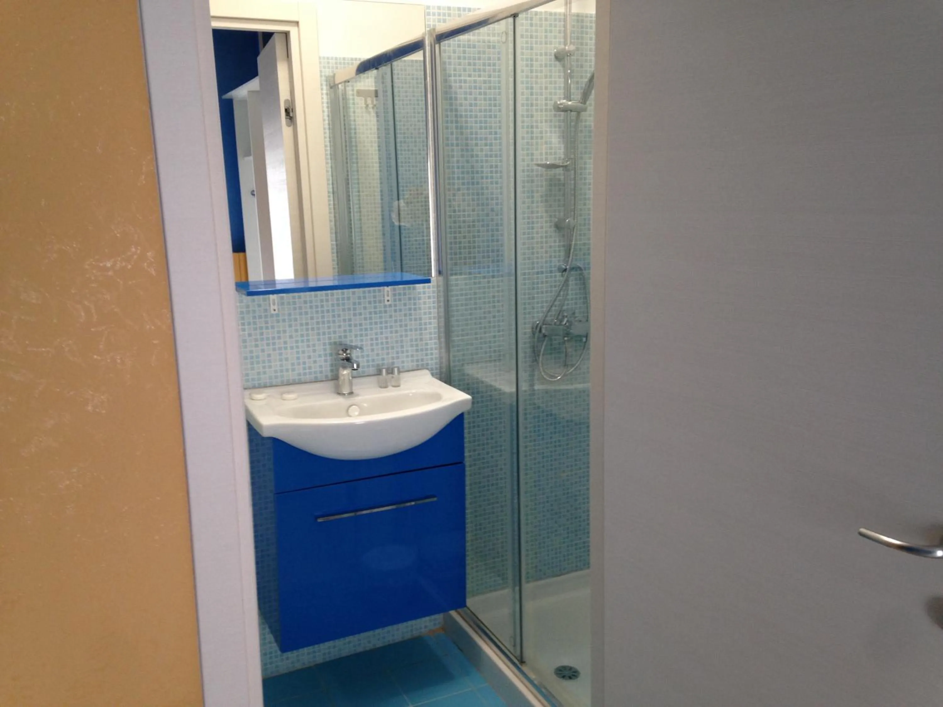 Bathroom in Palace Blu Mare