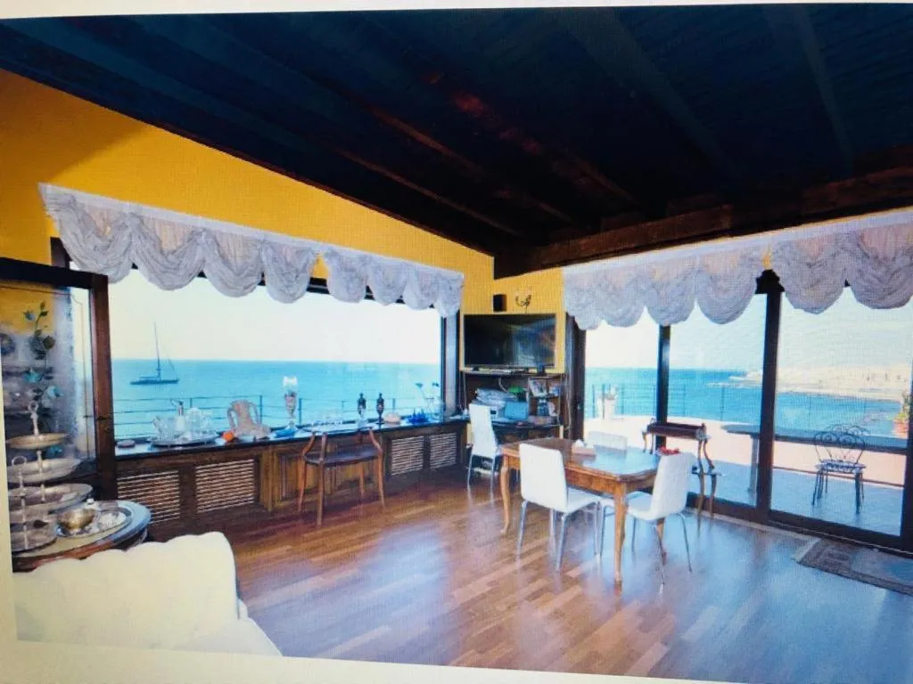 Facade/entrance in Palace Blu Mare