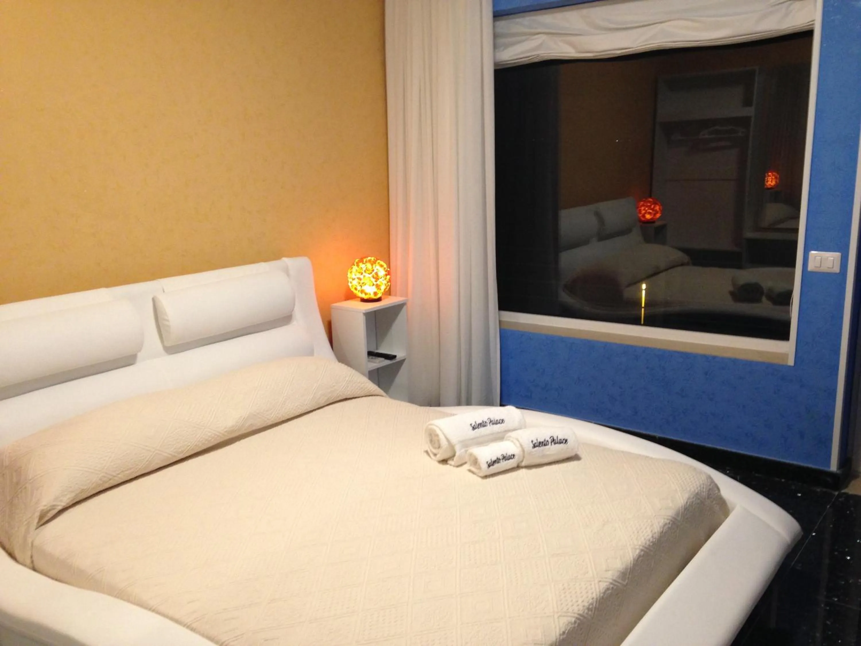 Bed in Palace Blu Mare