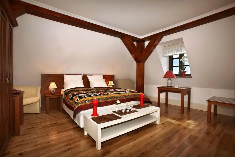 Bed in Farma Many B&B, noclegi Suntago & DeepSpot