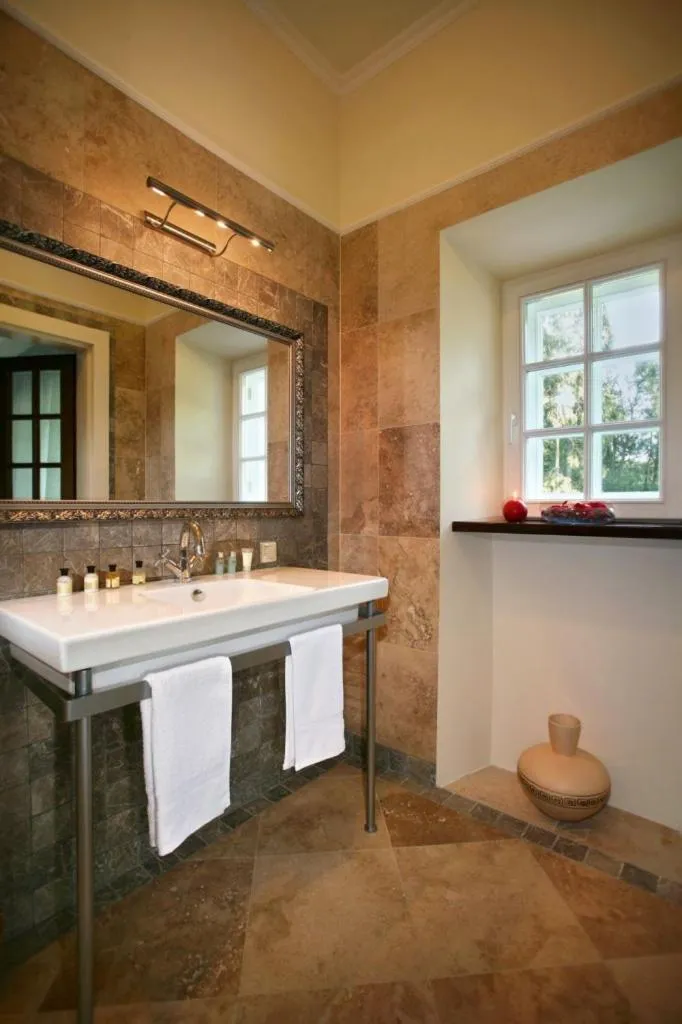 Bathroom in Farma Many B&B, noclegi Suntago & DeepSpot