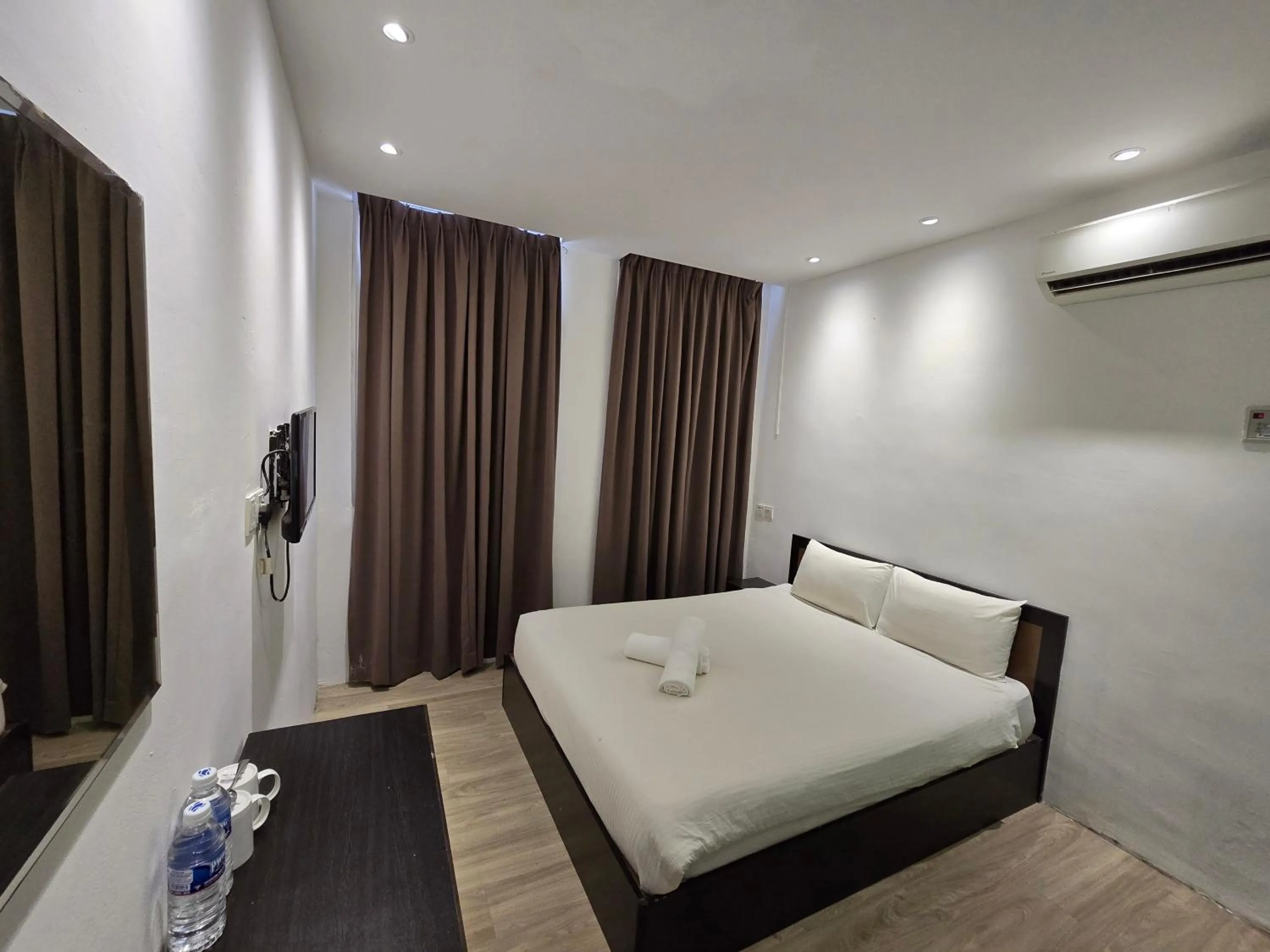 Bed in One Point Inn King Centre