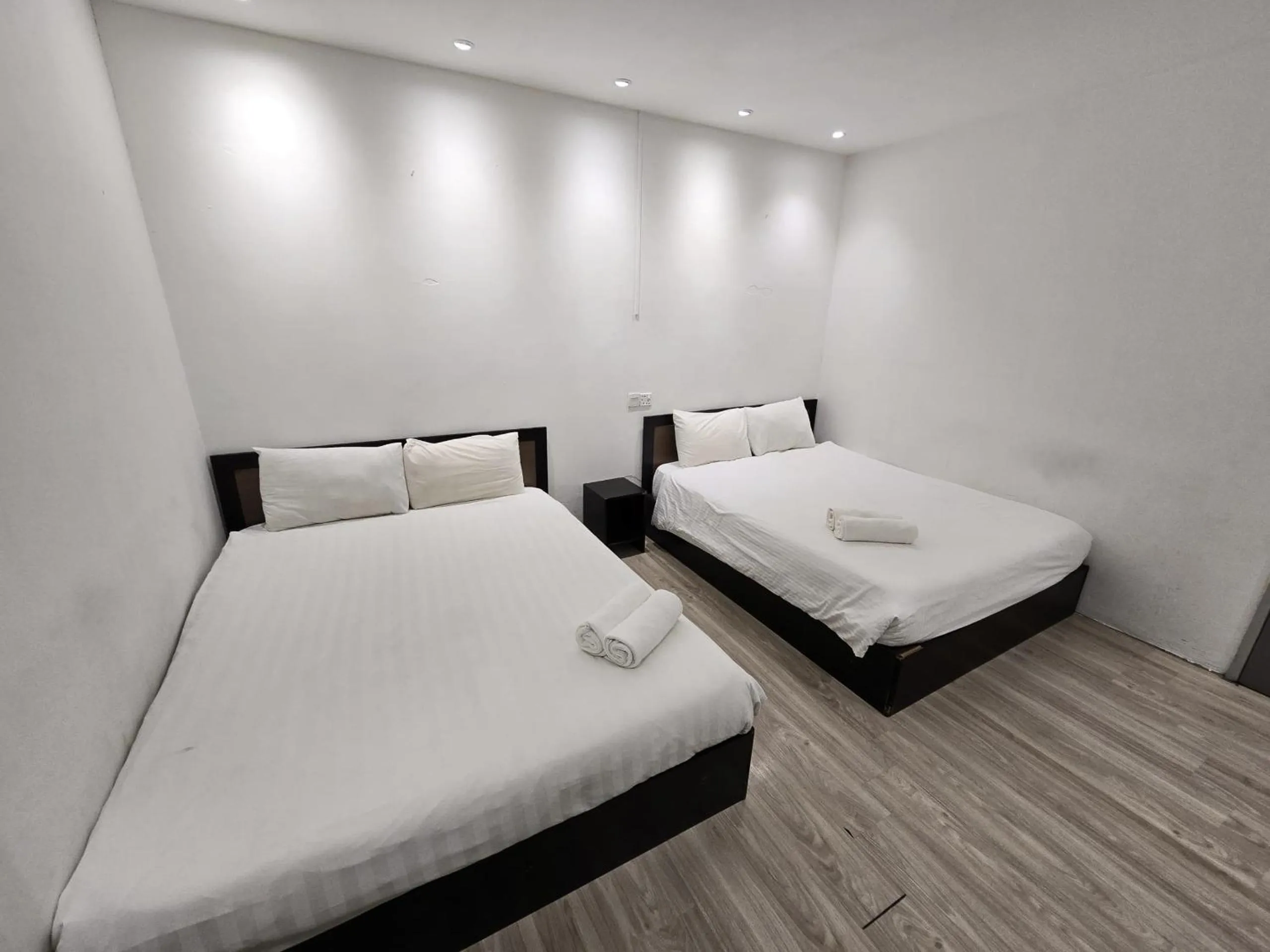 Bed in One Point Inn King Centre