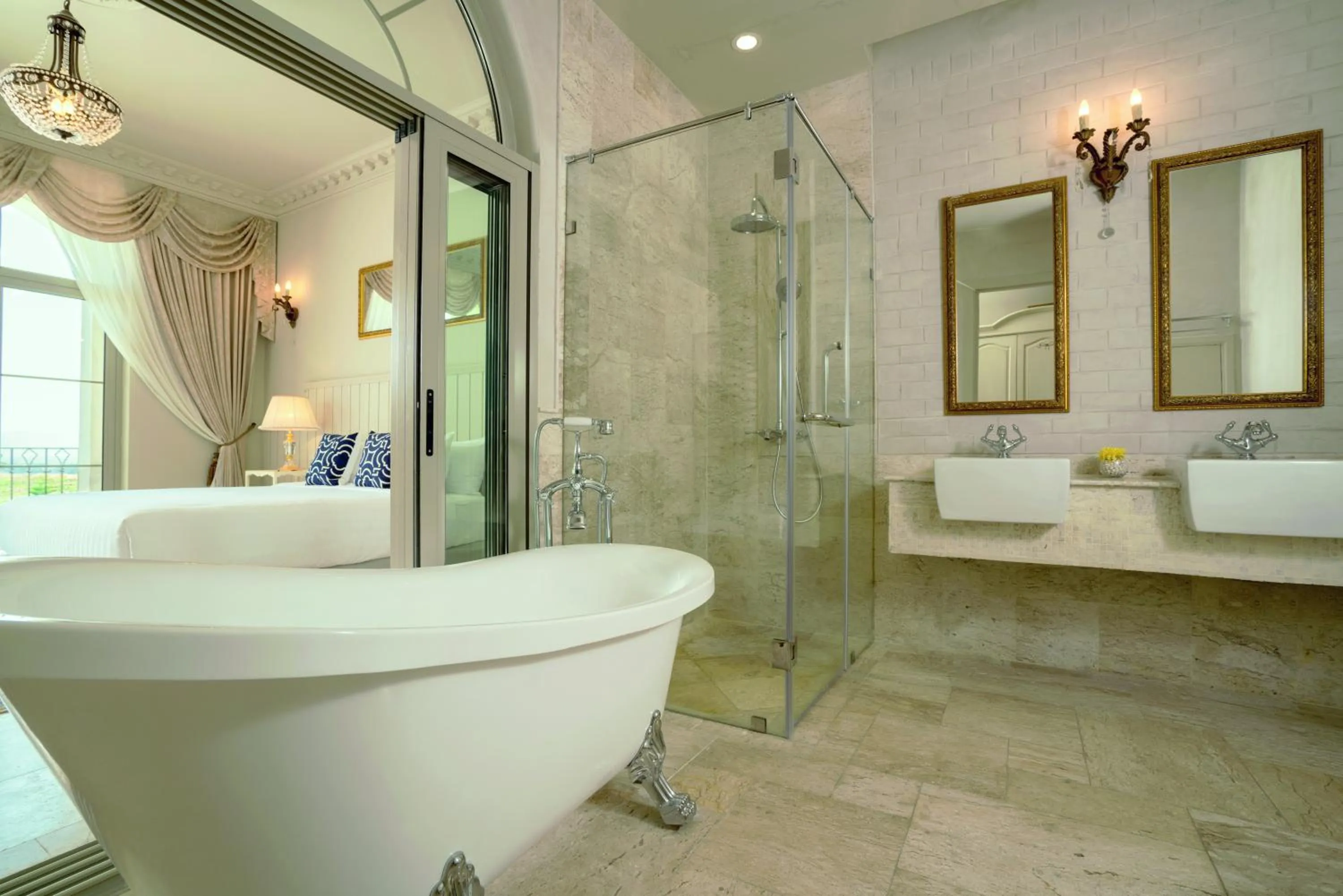 Bath in Mövenpick Resort Khao Yai