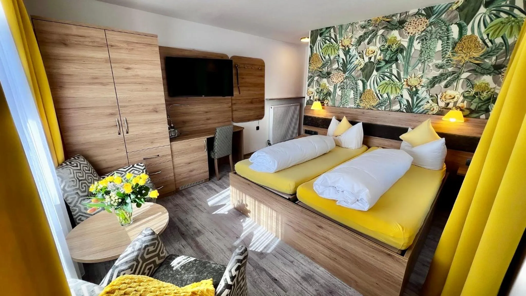 Photo of the whole room, Bed in Kurhotel Wiedenmann