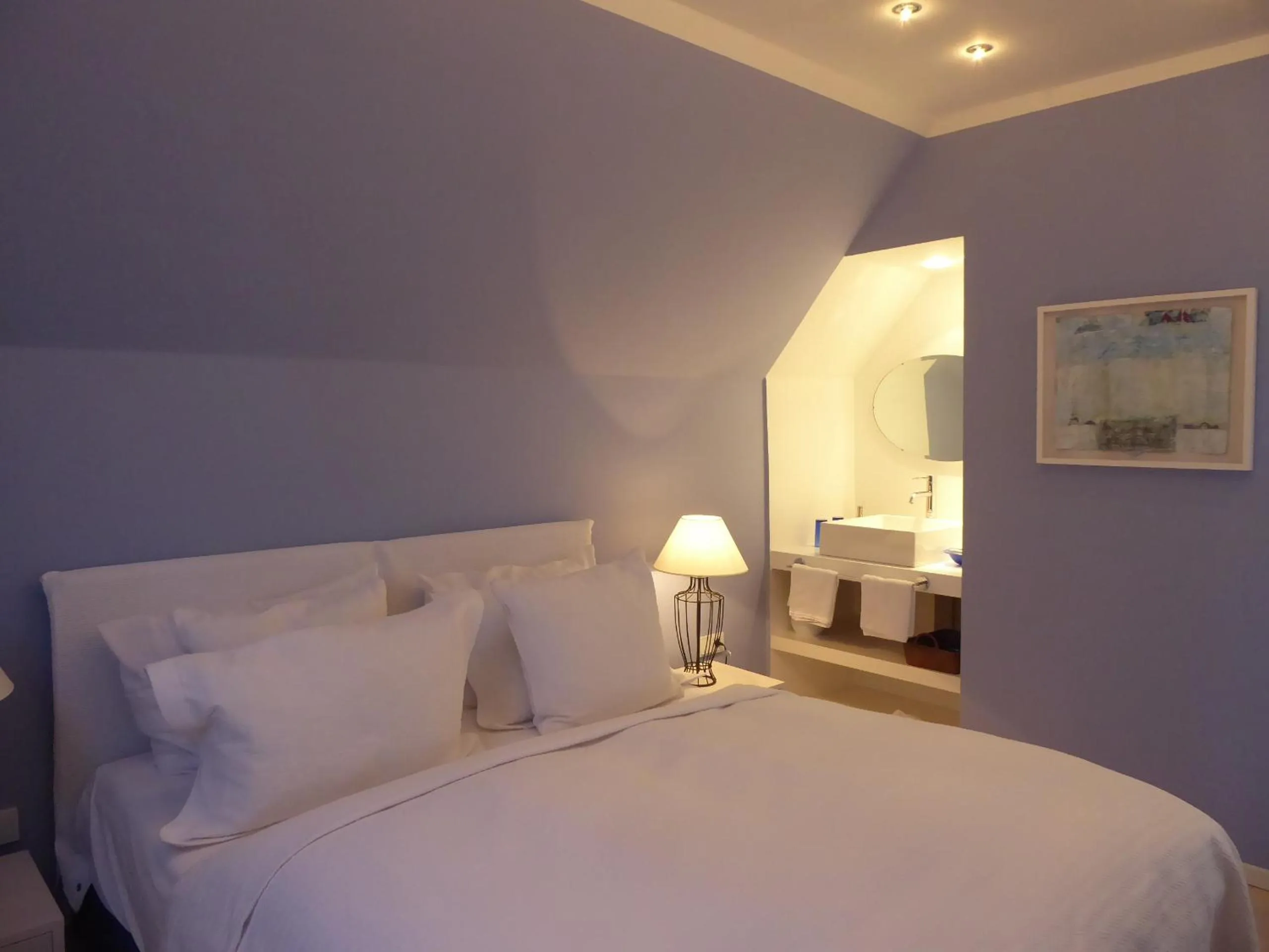 Bed in Am Eichholz Galerie & Art-Hotel