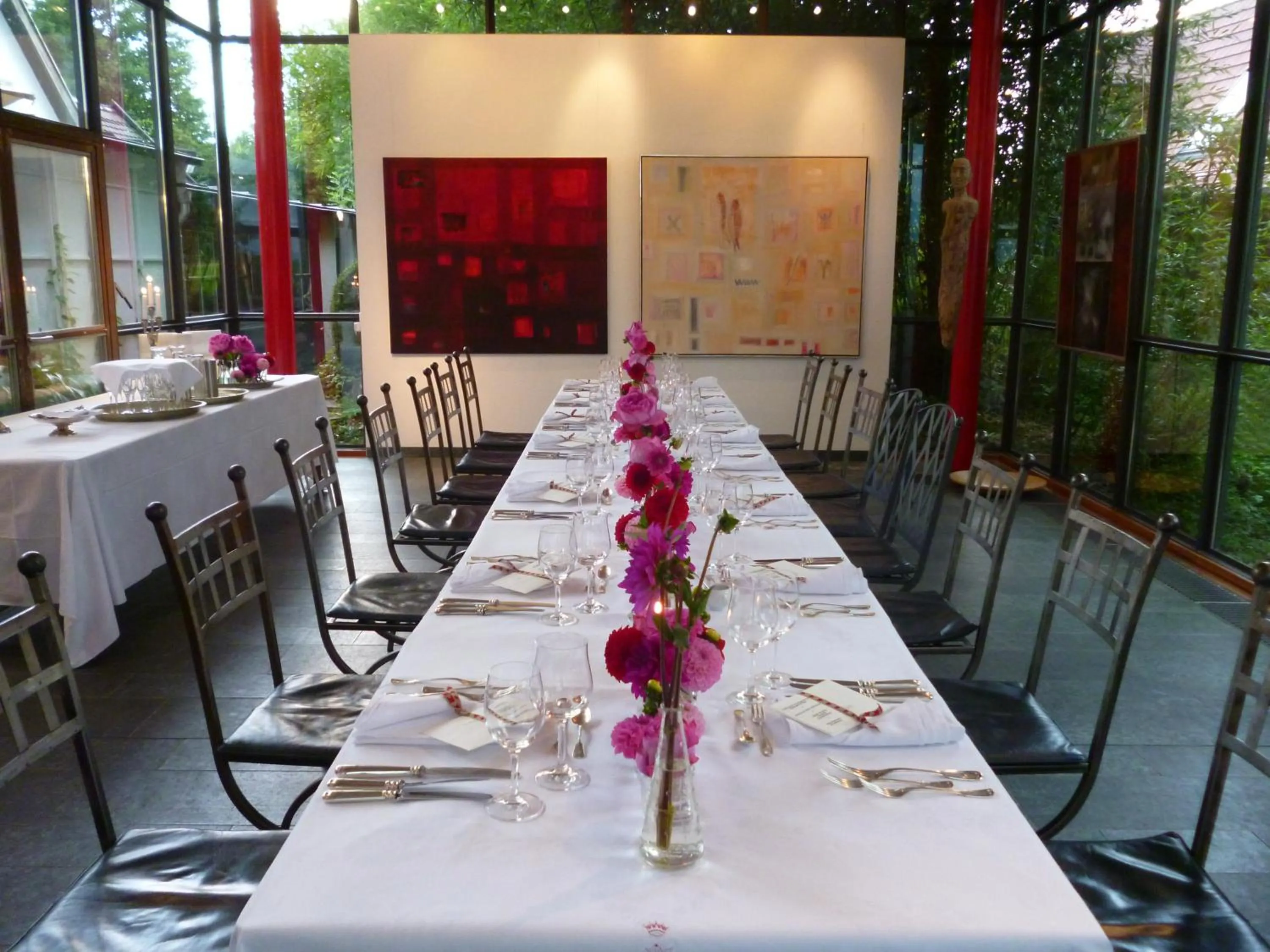 Restaurant/places to eat in Am Eichholz Galerie & Art-Hotel