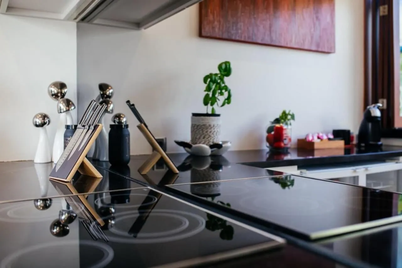 Kitchen or kitchenette in Kamil Villas