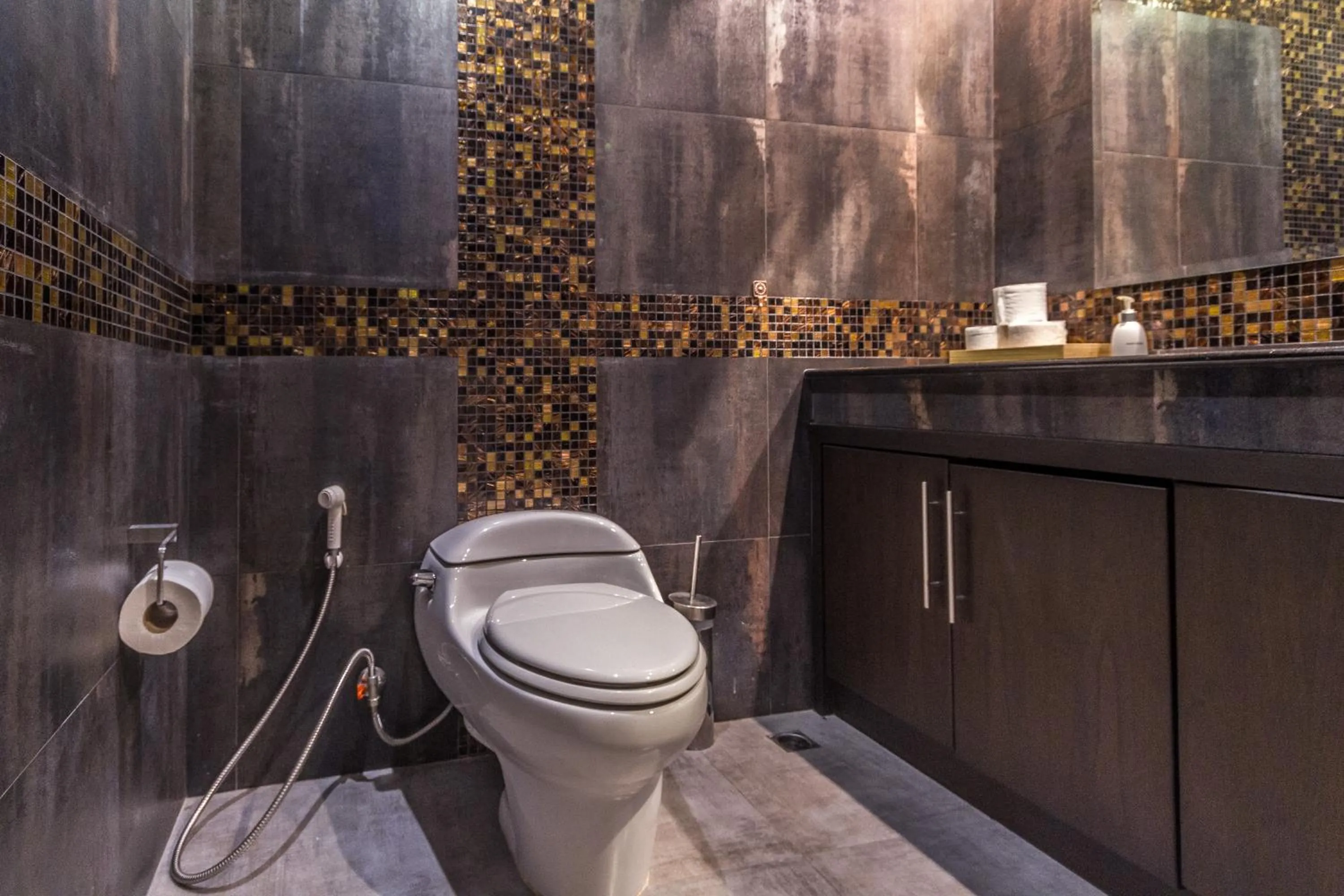 Toilet in Dasiri Beach Apartment Premium