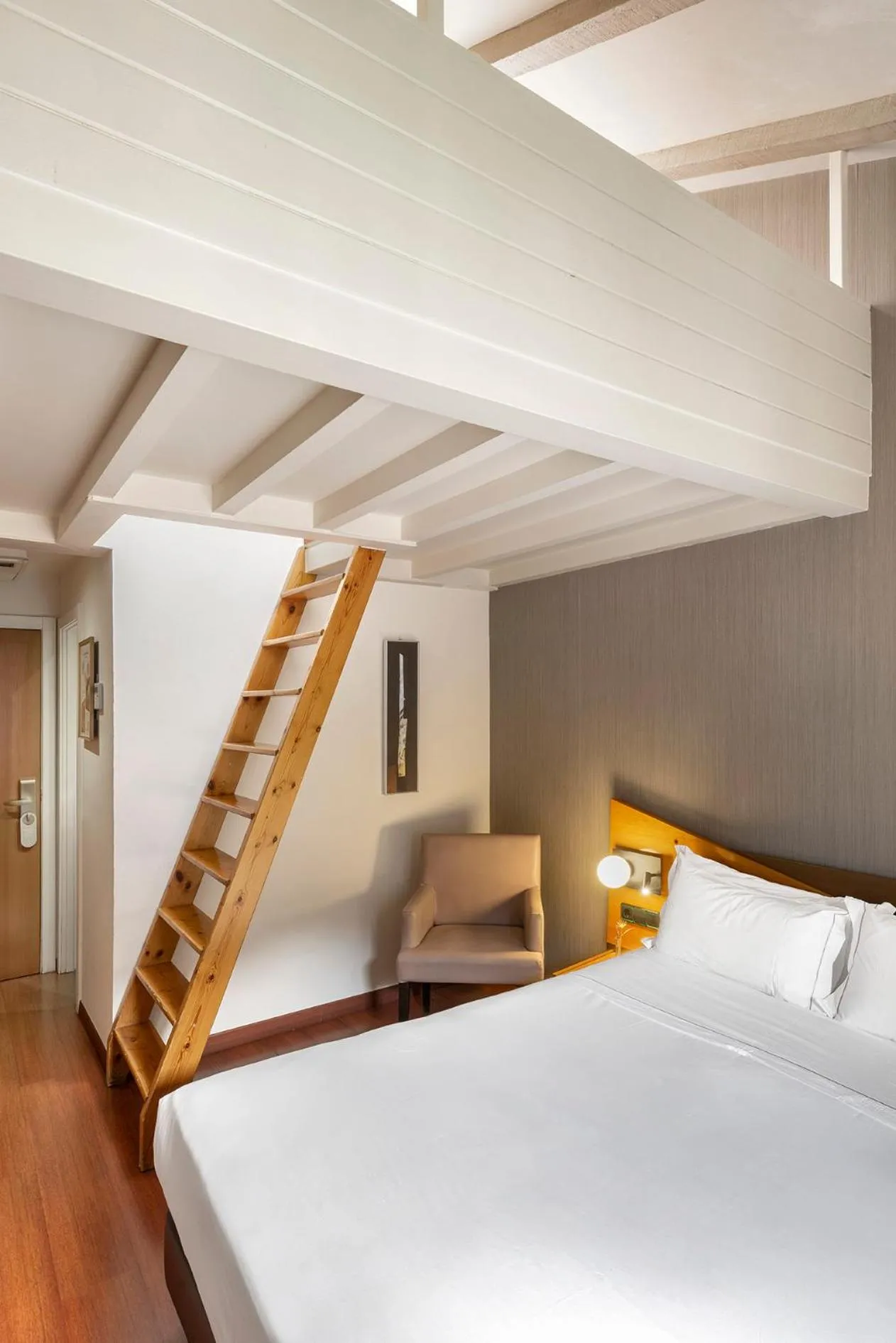 Bedroom, Bed in Hotel de l'Isard