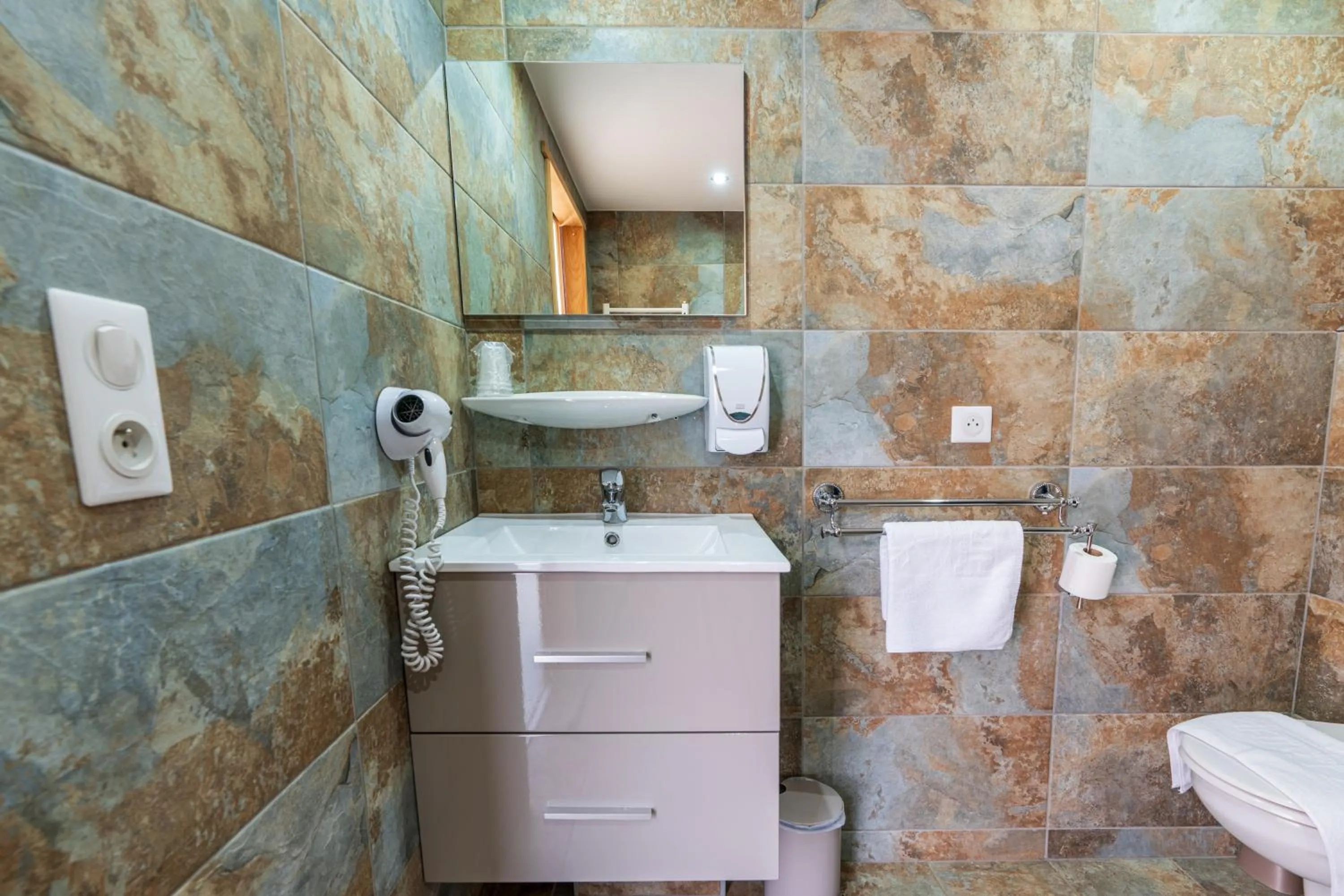 Shower in Domaine du Hirtz, Restaurant & Spa