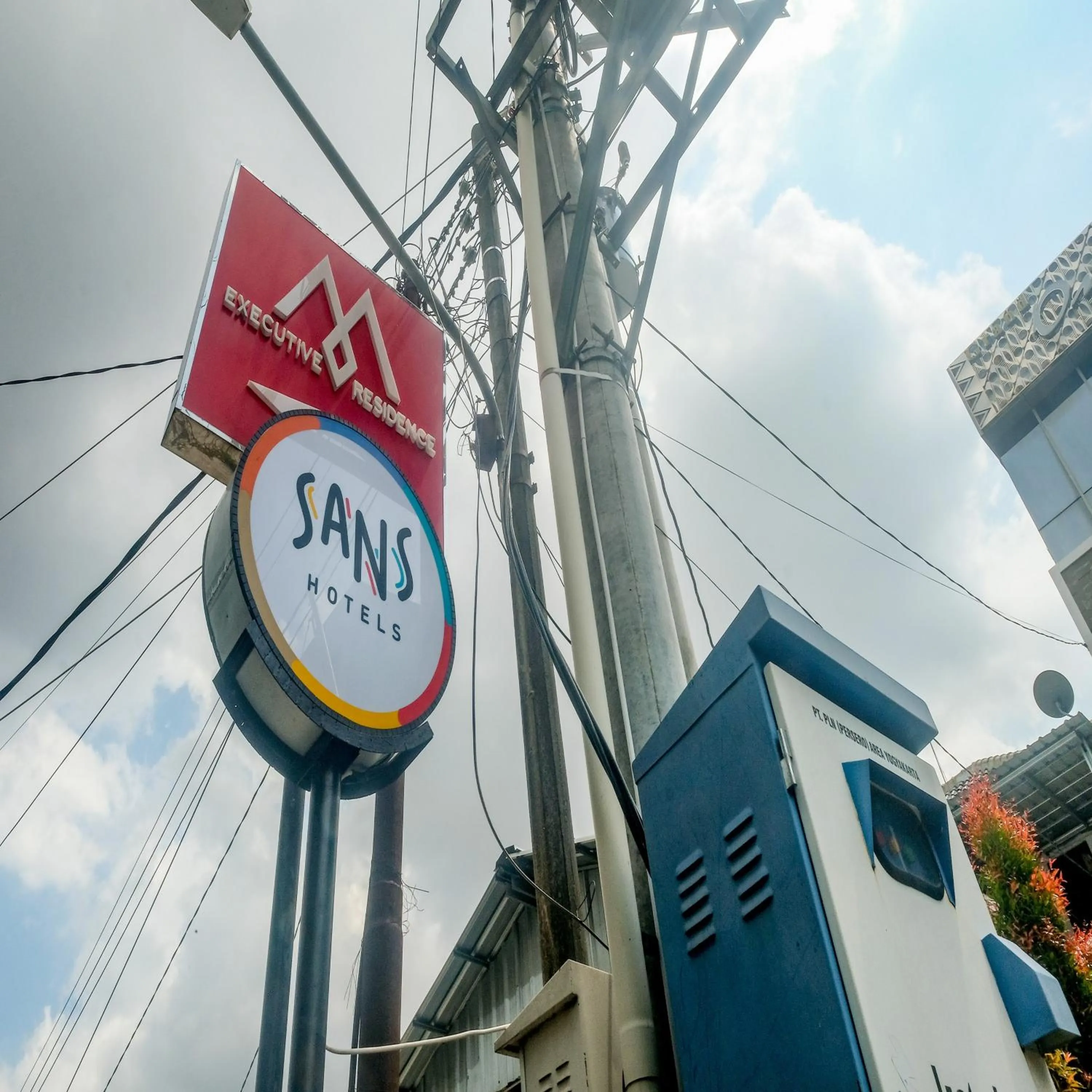 Logo/Certificate/Sign in Sans Vibes Hotel Grand Omah Sastro Gejayan
