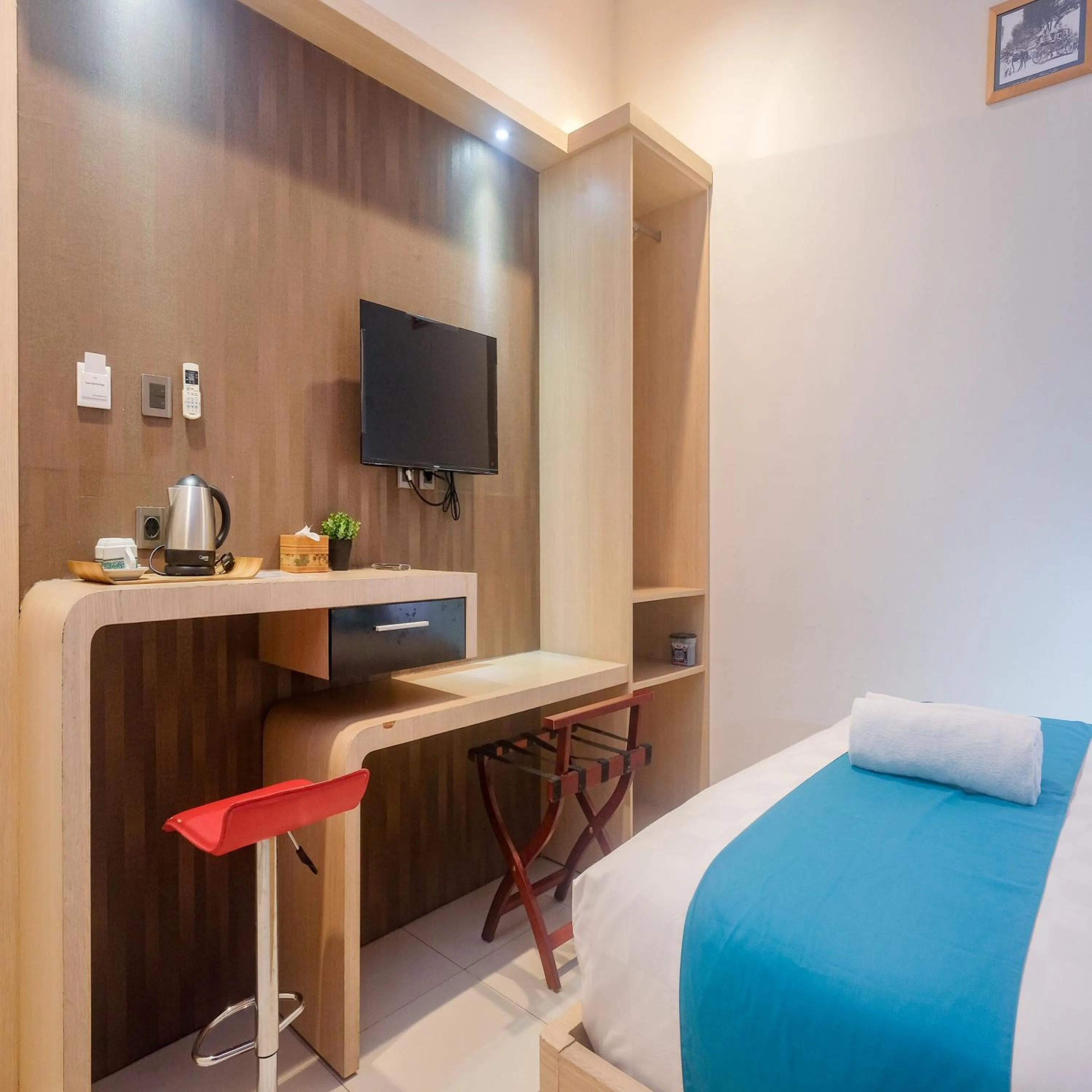 Bedroom, Bed in Sans Vibes Hotel Grand Omah Sastro Gejayan