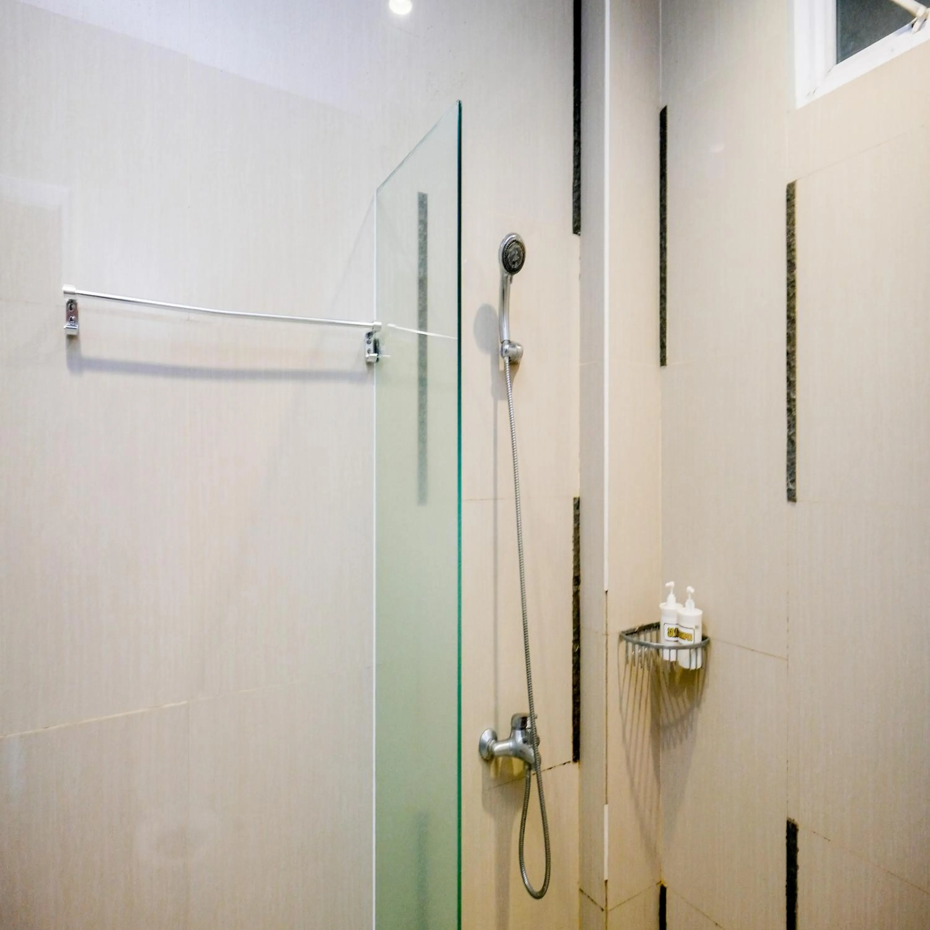 Bathroom in Sans Vibes Hotel Grand Omah Sastro Gejayan