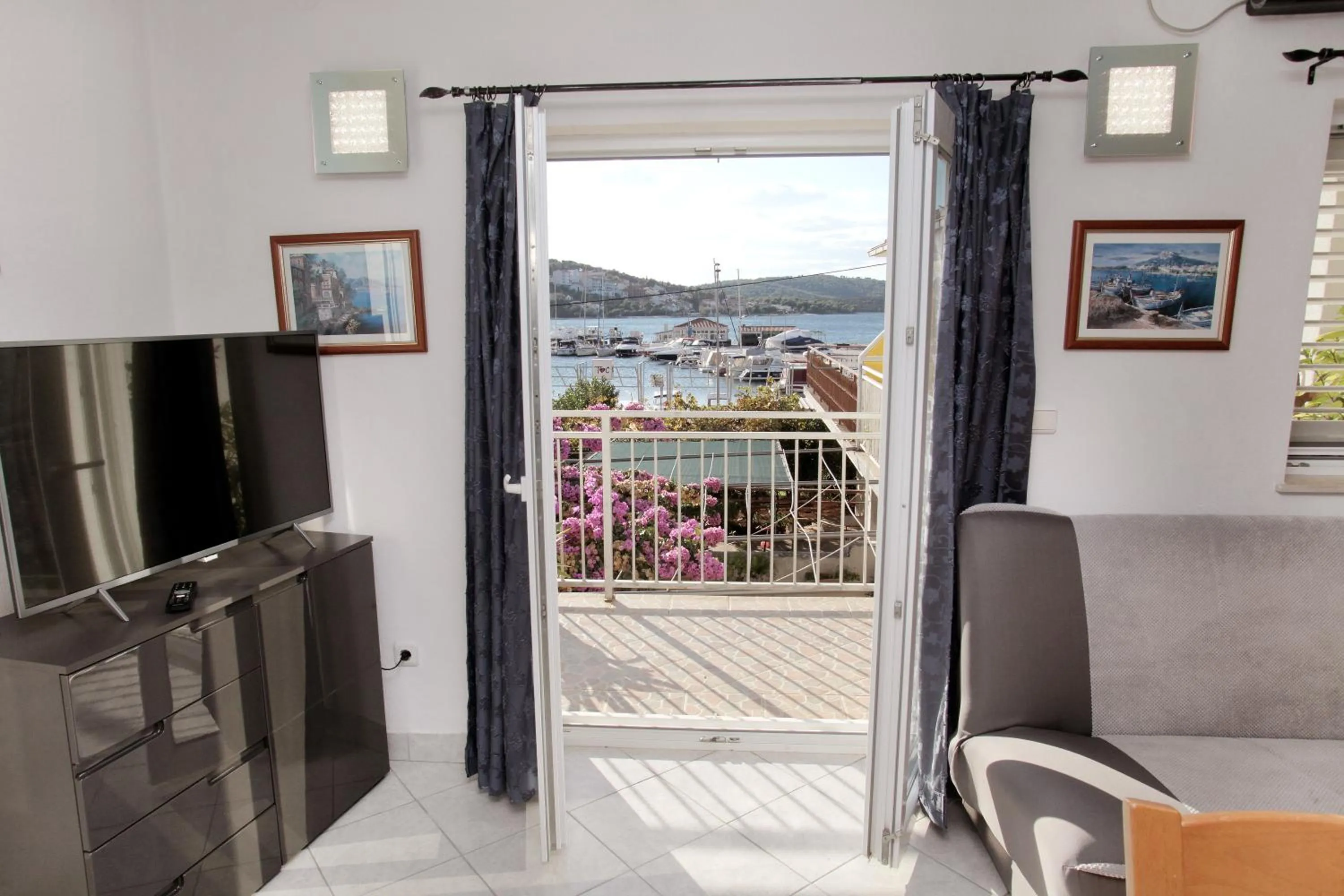 Apartments Vaska