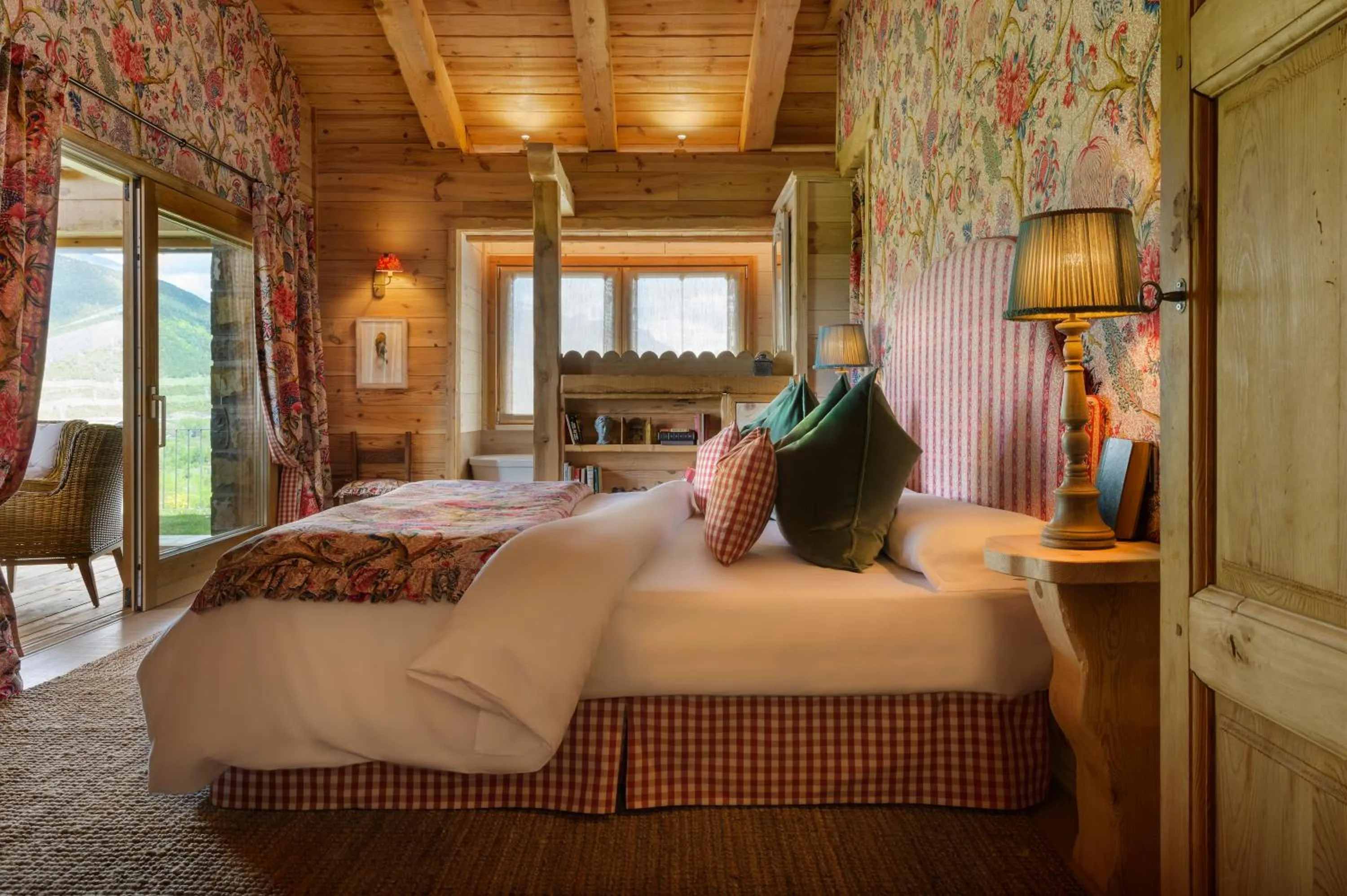 Photo of the whole room, Bed in Hotel Viñas de Lárrede