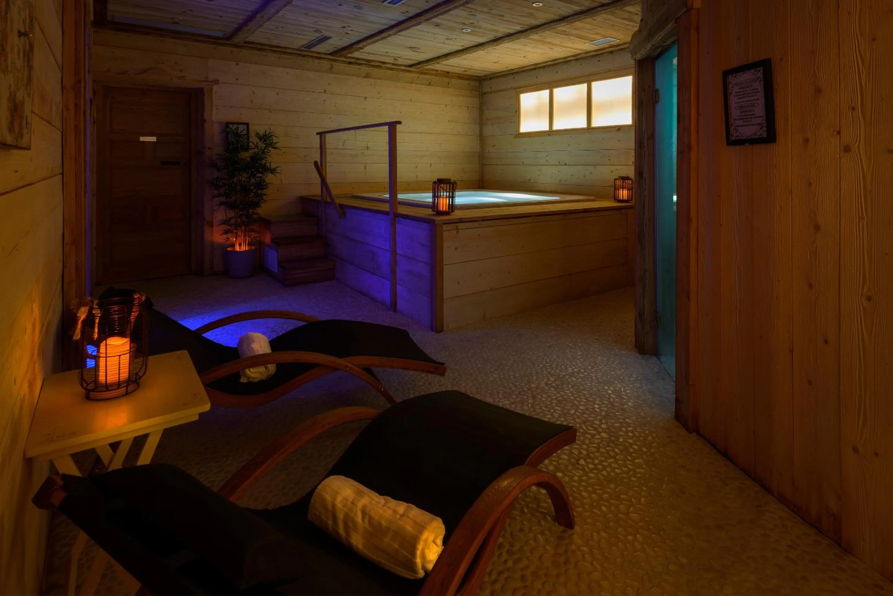 Hot Tub in Hotel Viñas de Lárrede