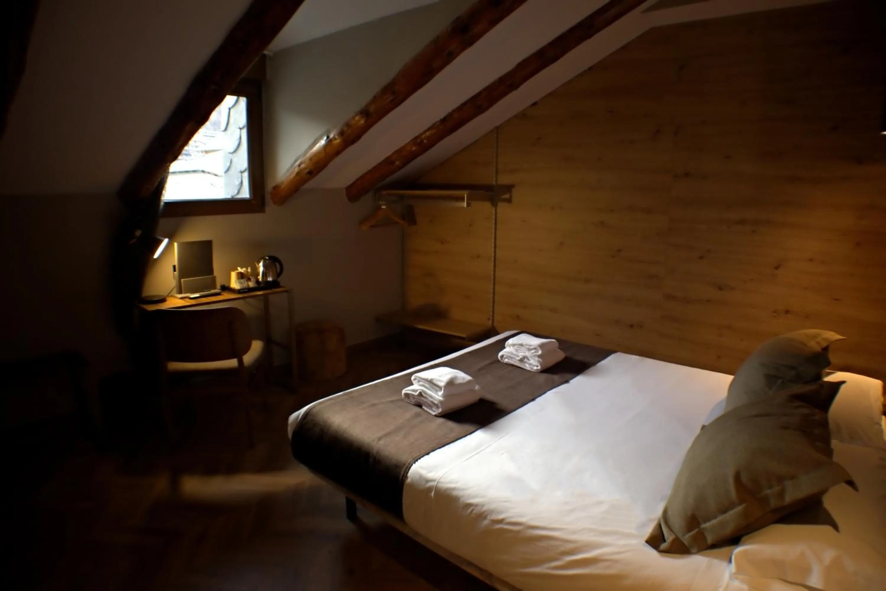 Photo of the whole room, Bed in Yomo Petit Paris