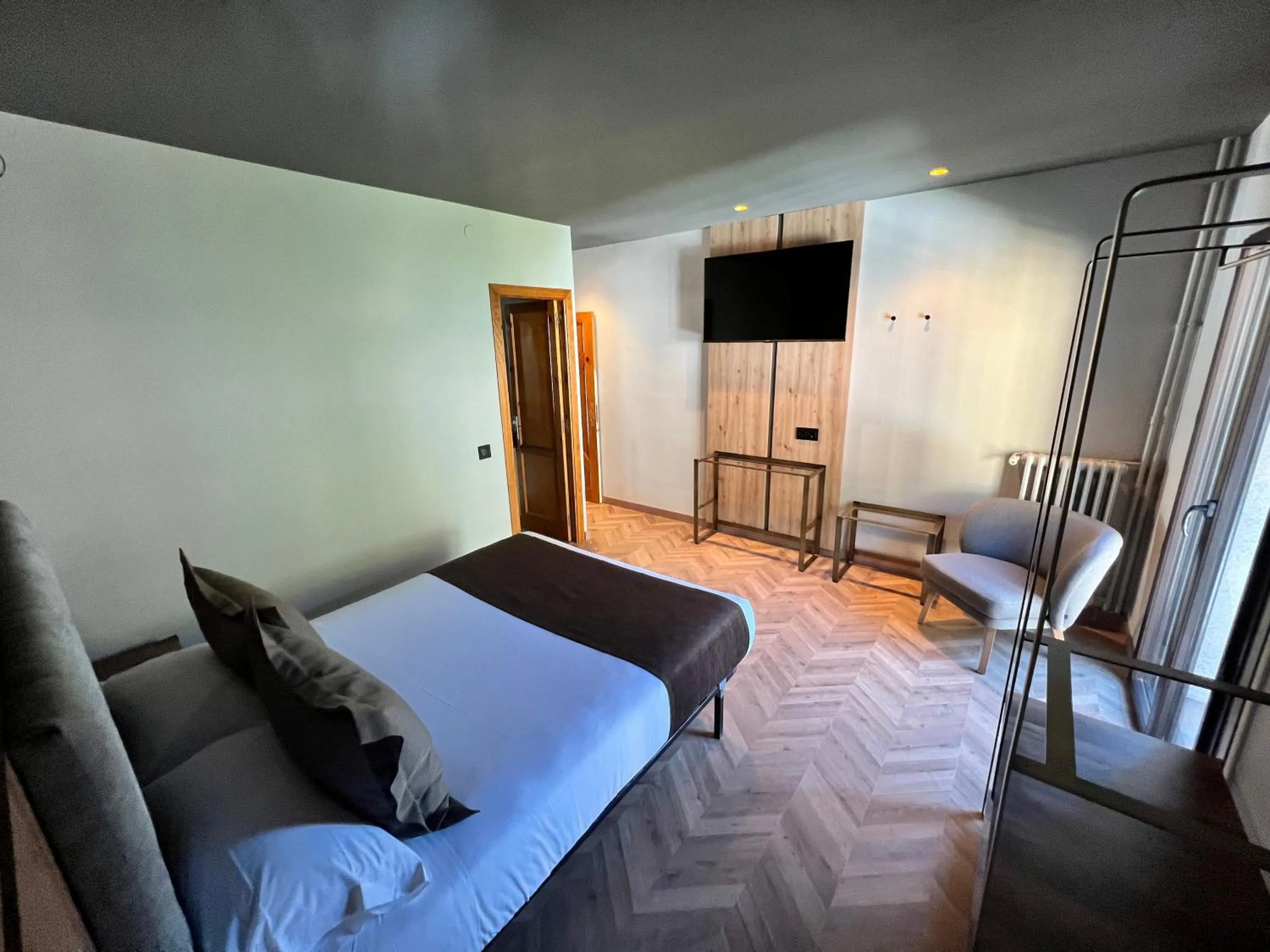 Bedroom, Bed in Yomo Petit Paris