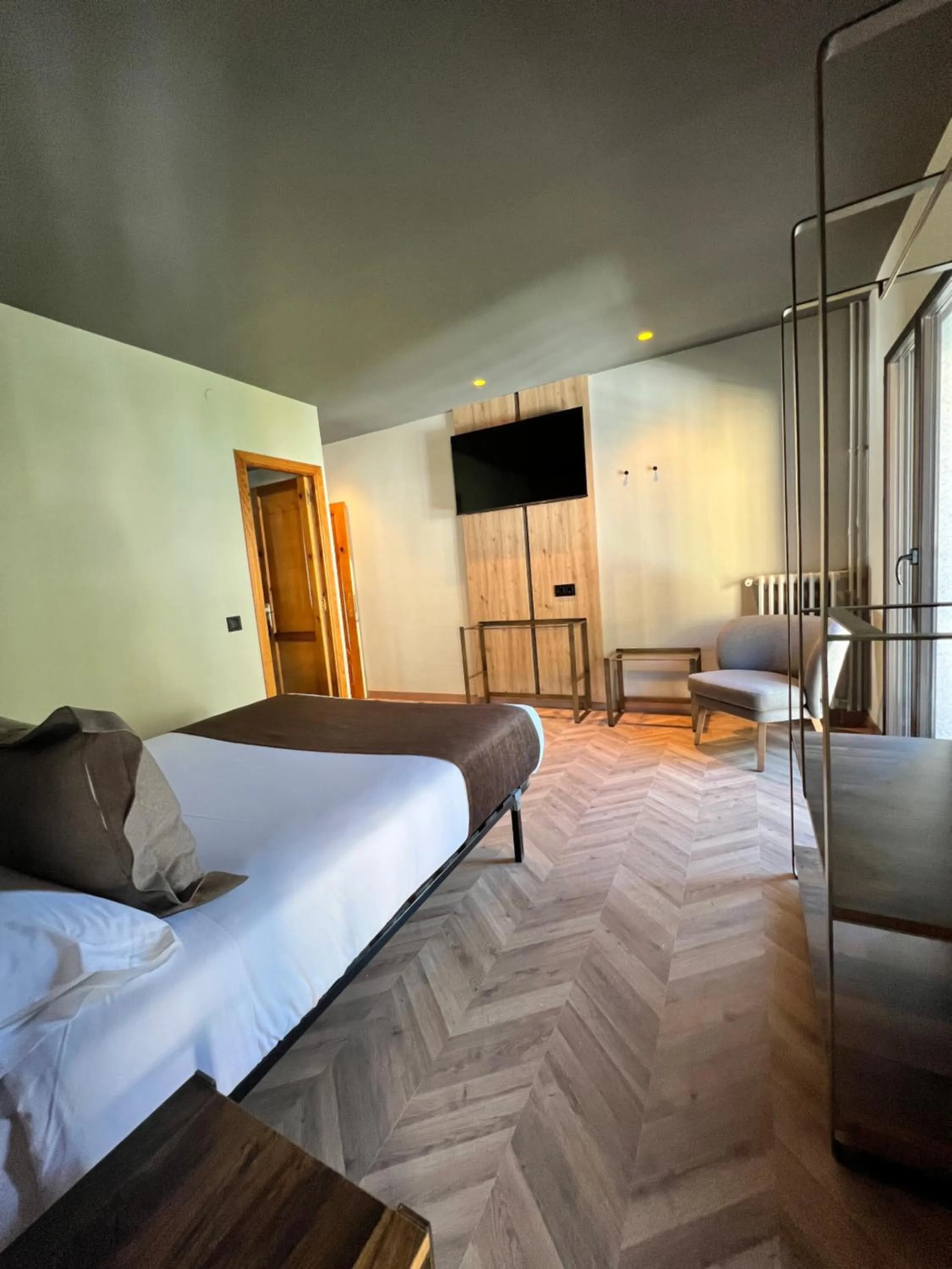 Bedroom, Bed in Yomo Petit Paris