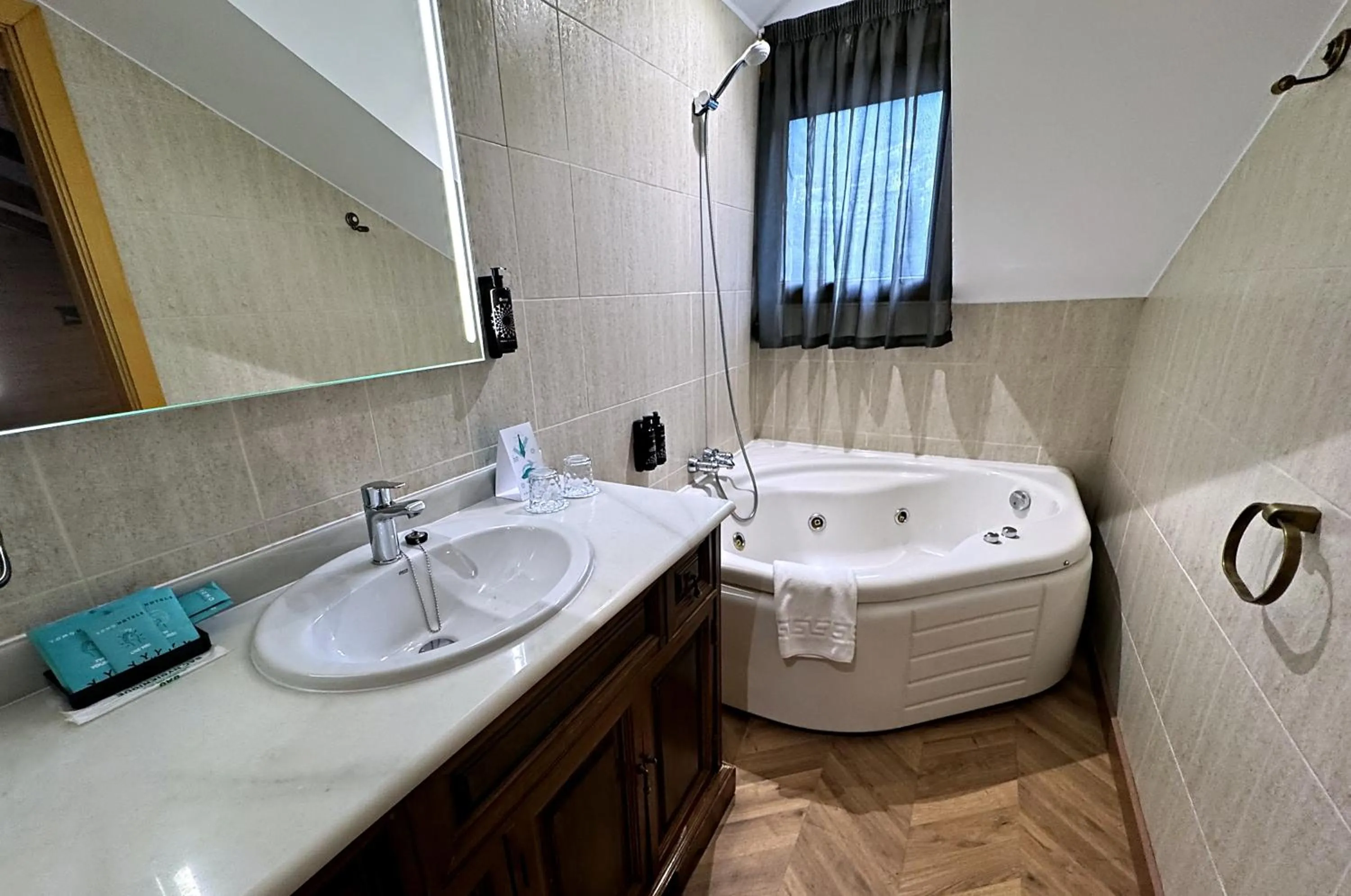 Bathroom in Yomo Petit Paris