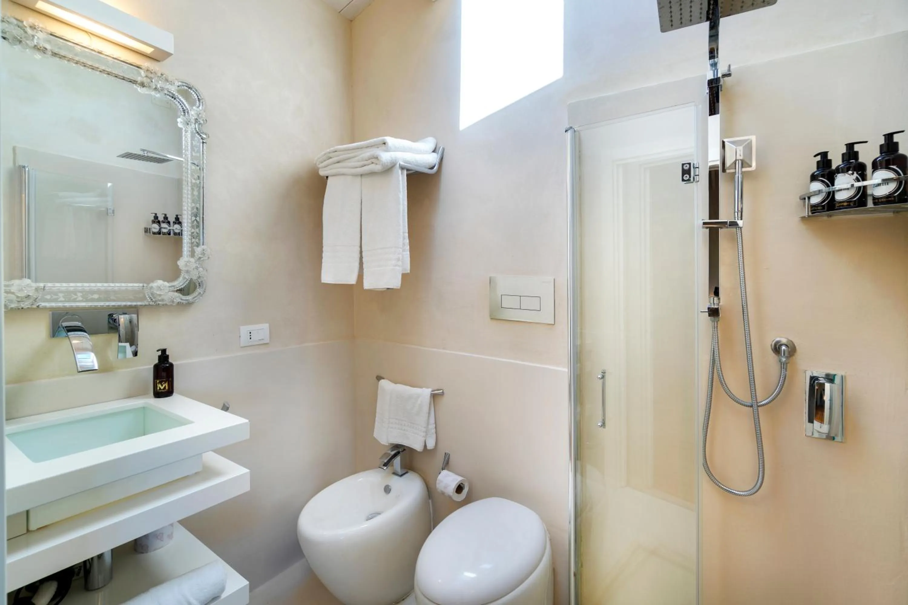 Bathroom in Zahir Country House Boutique Hotel Noto