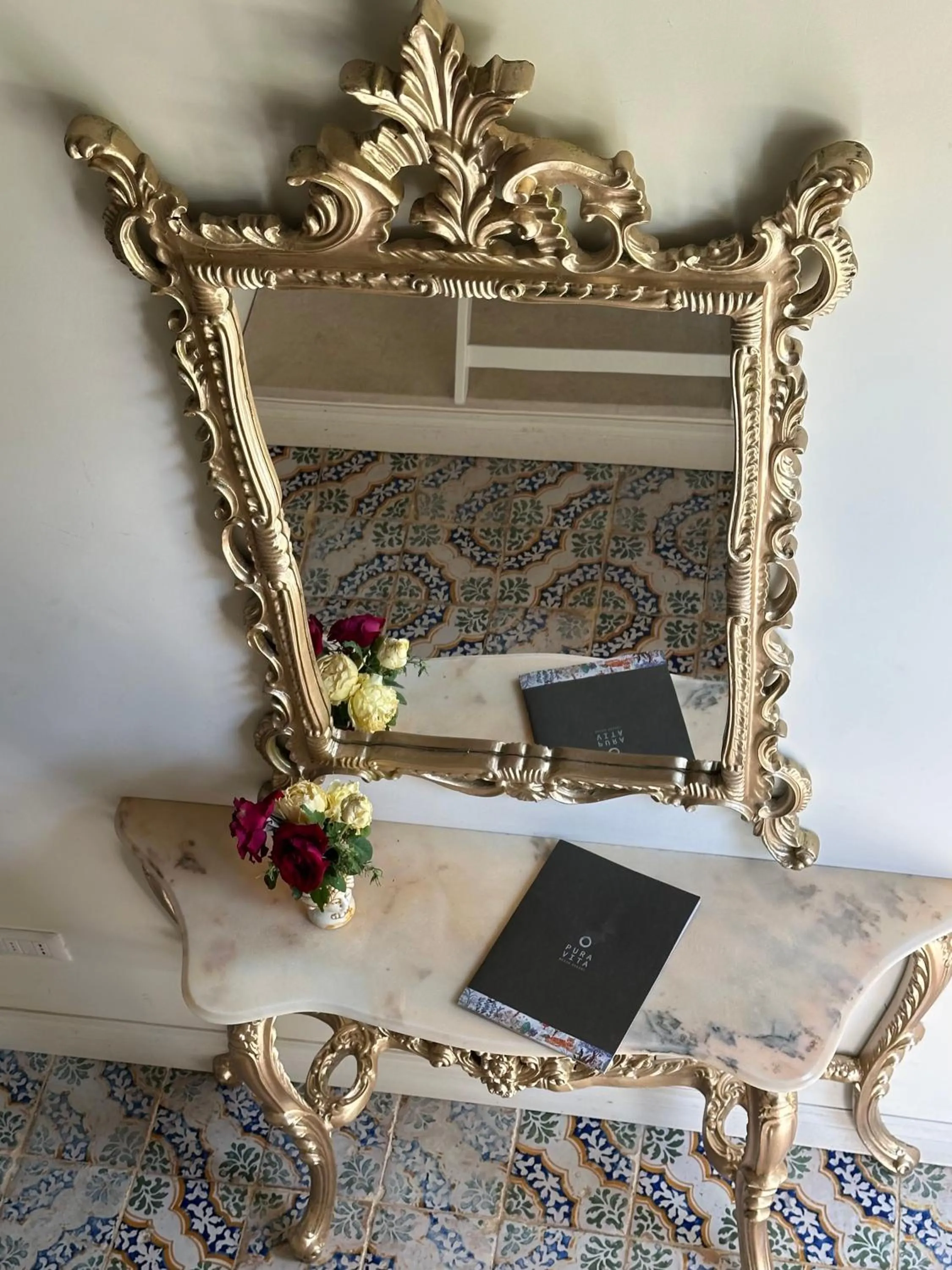 Decorative detail in Zahir Country House Boutique Hotel Noto